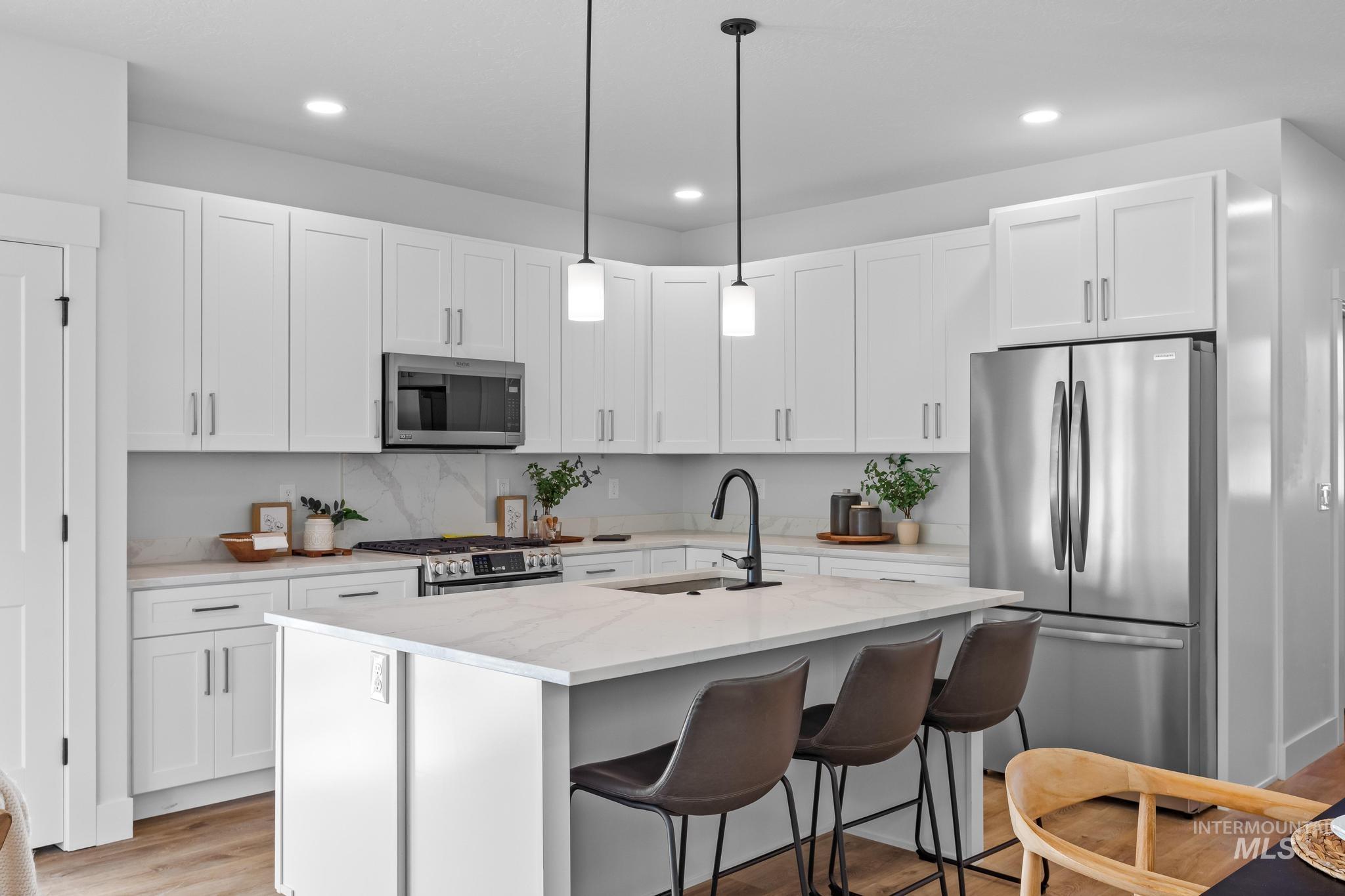 2109 S Pacific St, Boise, Idaho 83705, 4 Bedrooms, 3 Bathrooms, Residential For Sale, Price $572,500,MLS 98969696