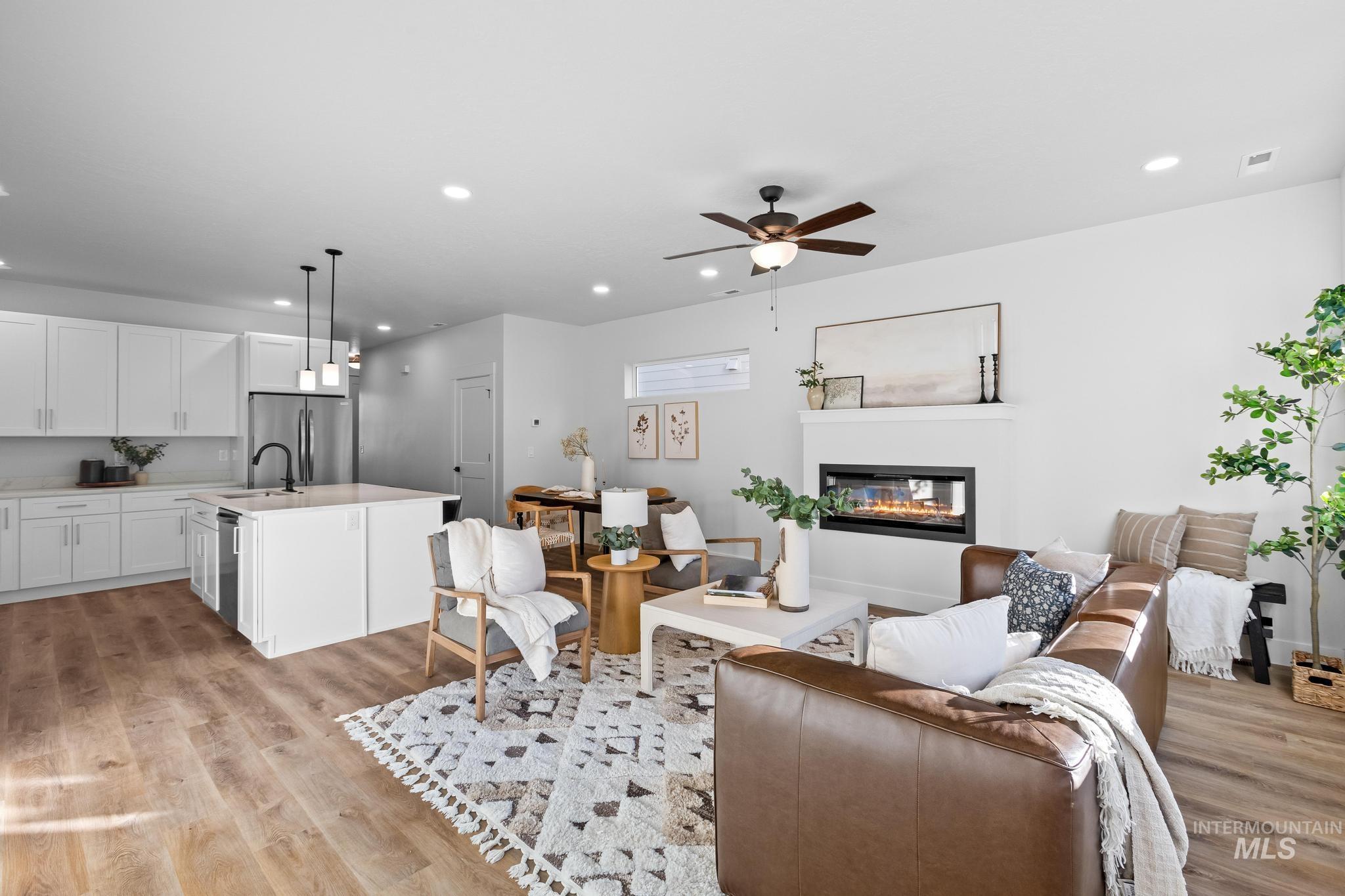 2109 S Pacific St, Boise, Idaho 83705, 4 Bedrooms, 3 Bathrooms, Residential For Sale, Price $572,500,MLS 98969696