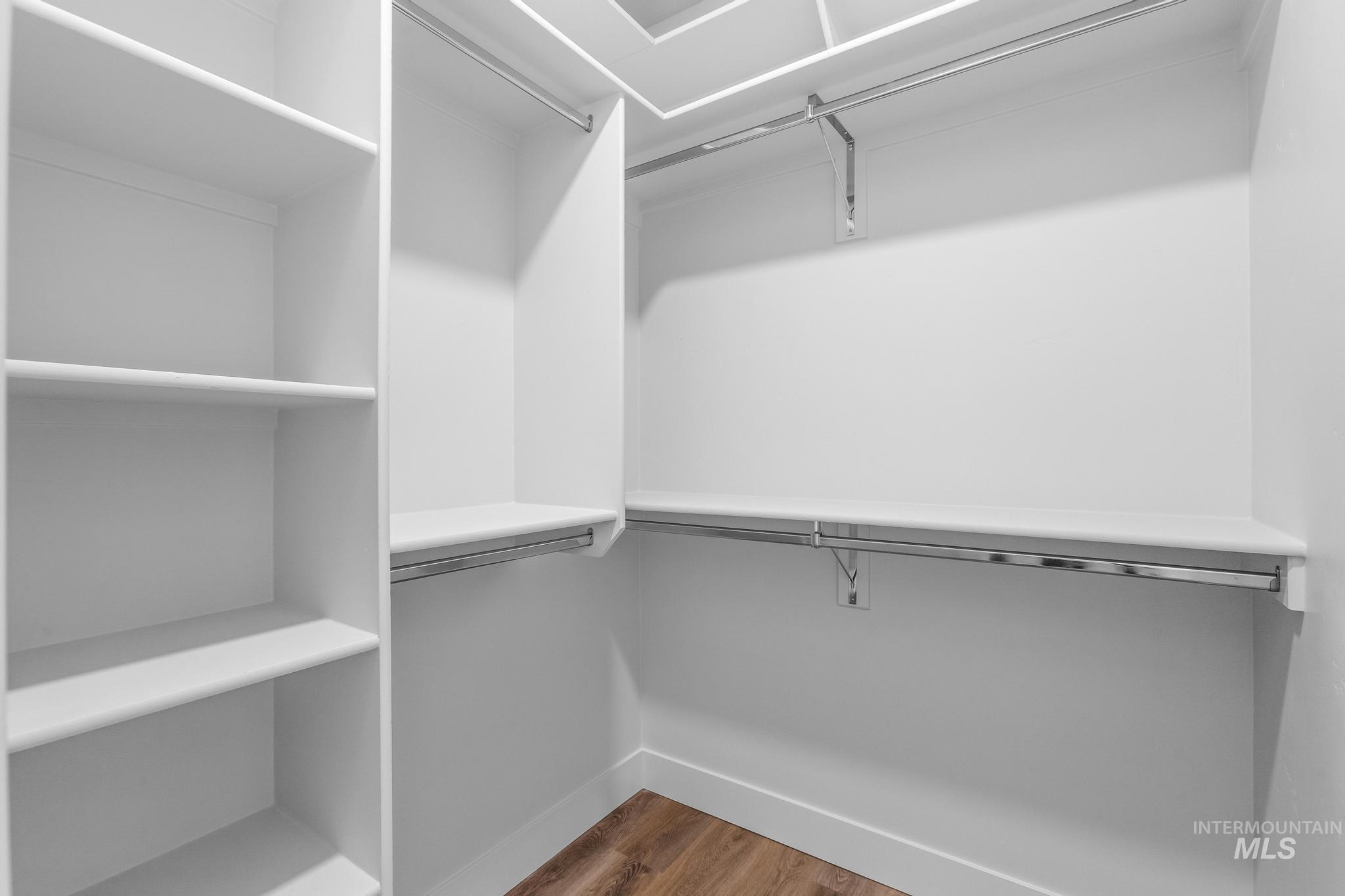 2109 S Pacific St, Boise, Idaho 83705, 4 Bedrooms, 3 Bathrooms, Residential For Sale, Price $572,500,MLS 98969696