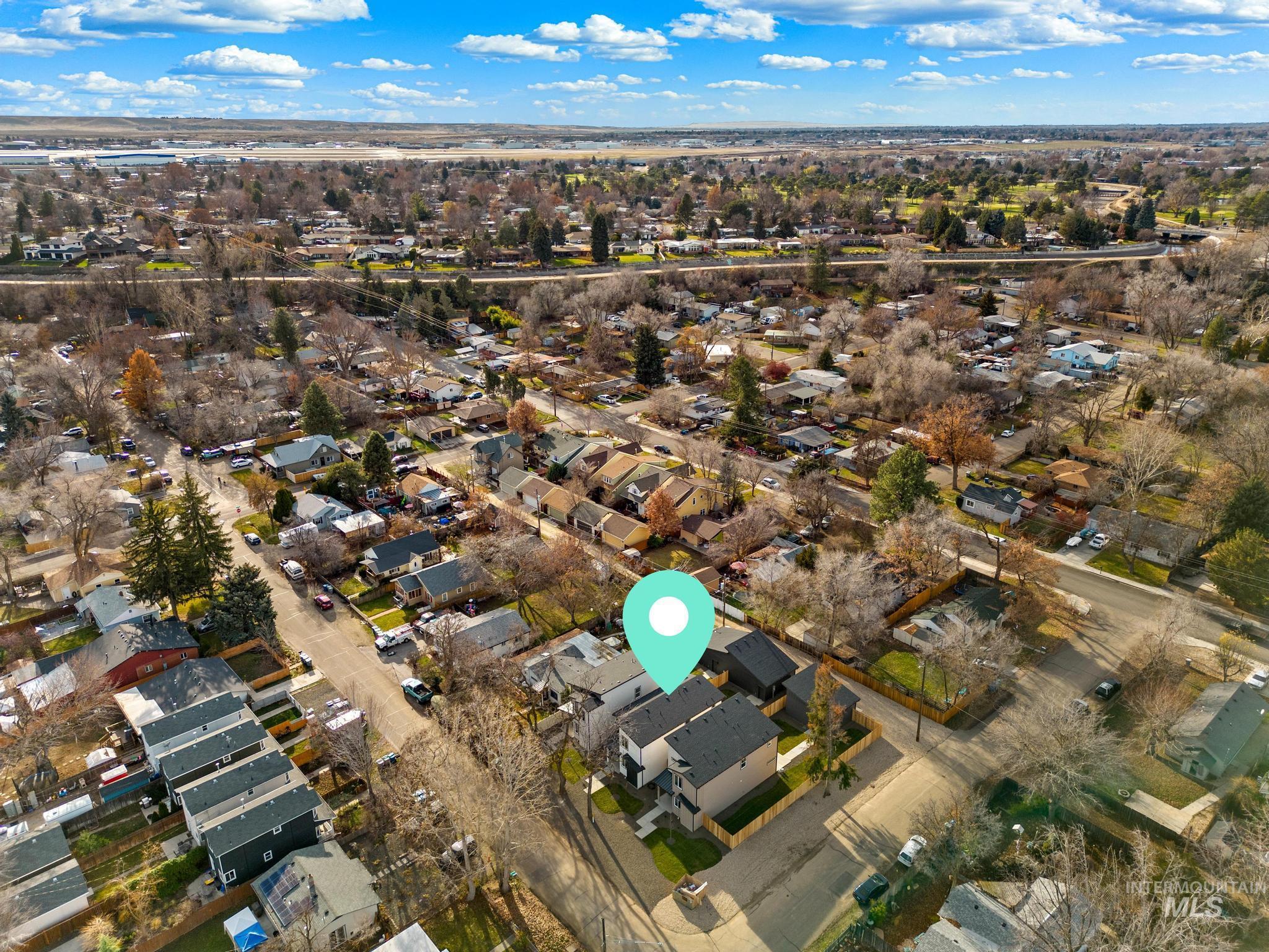 2109 S Pacific St, Boise, Idaho 83705, 4 Bedrooms, 3 Bathrooms, Residential For Sale, Price $572,500,MLS 98969696