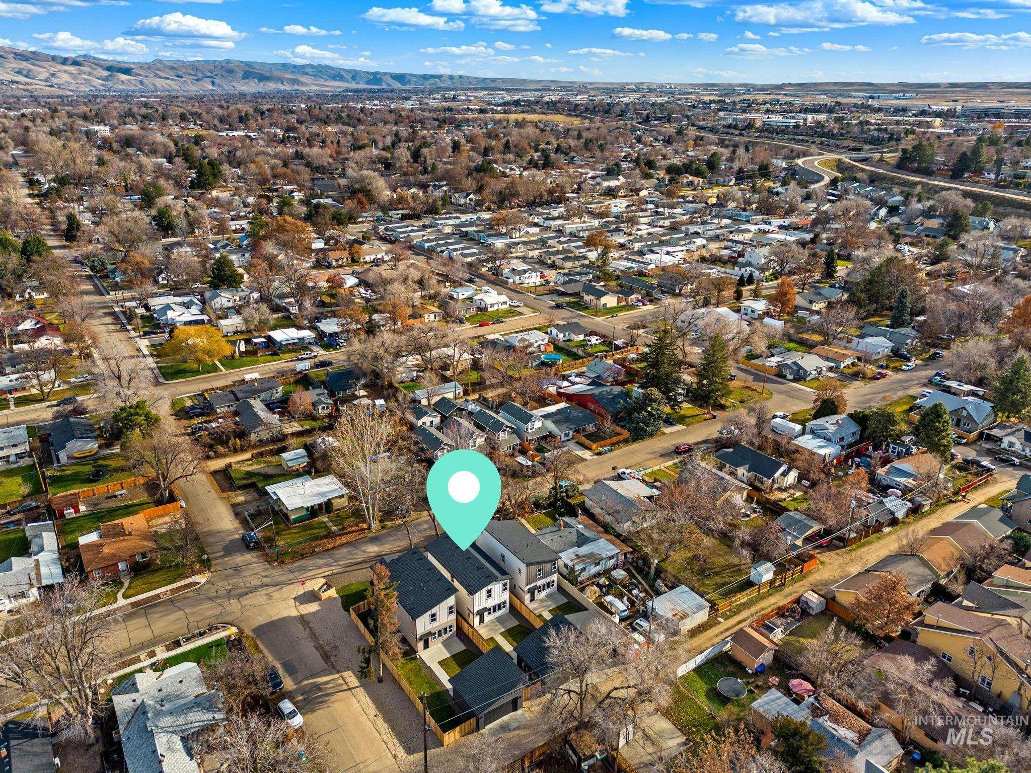 2109 S Pacific St, Boise, Idaho 83705, 4 Bedrooms, 3 Bathrooms, Residential For Sale, Price $572,500,MLS 98969696