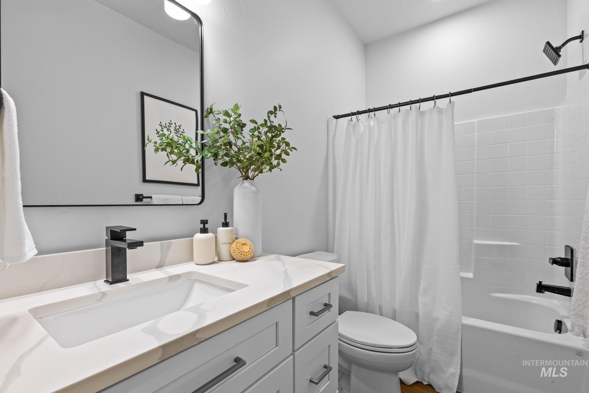 2109 S Pacific St, Boise, Idaho 83705, 4 Bedrooms, 3 Bathrooms, Residential For Sale, Price $572,500,MLS 98969696