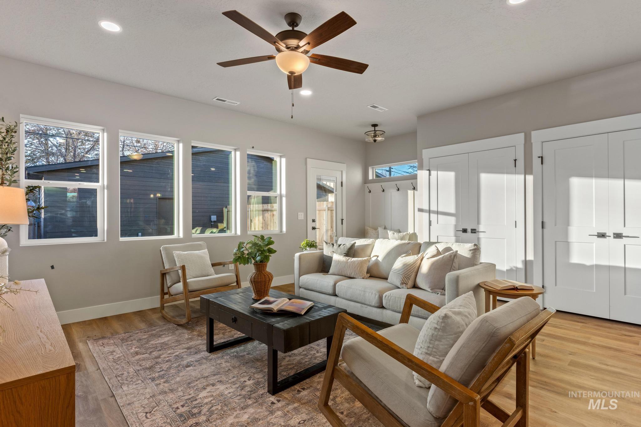 2111 S Pacific St, Boise, Idaho 83705, 4 Bedrooms, 3 Bathrooms, Residential For Sale, Price $572,500,MLS 98969697