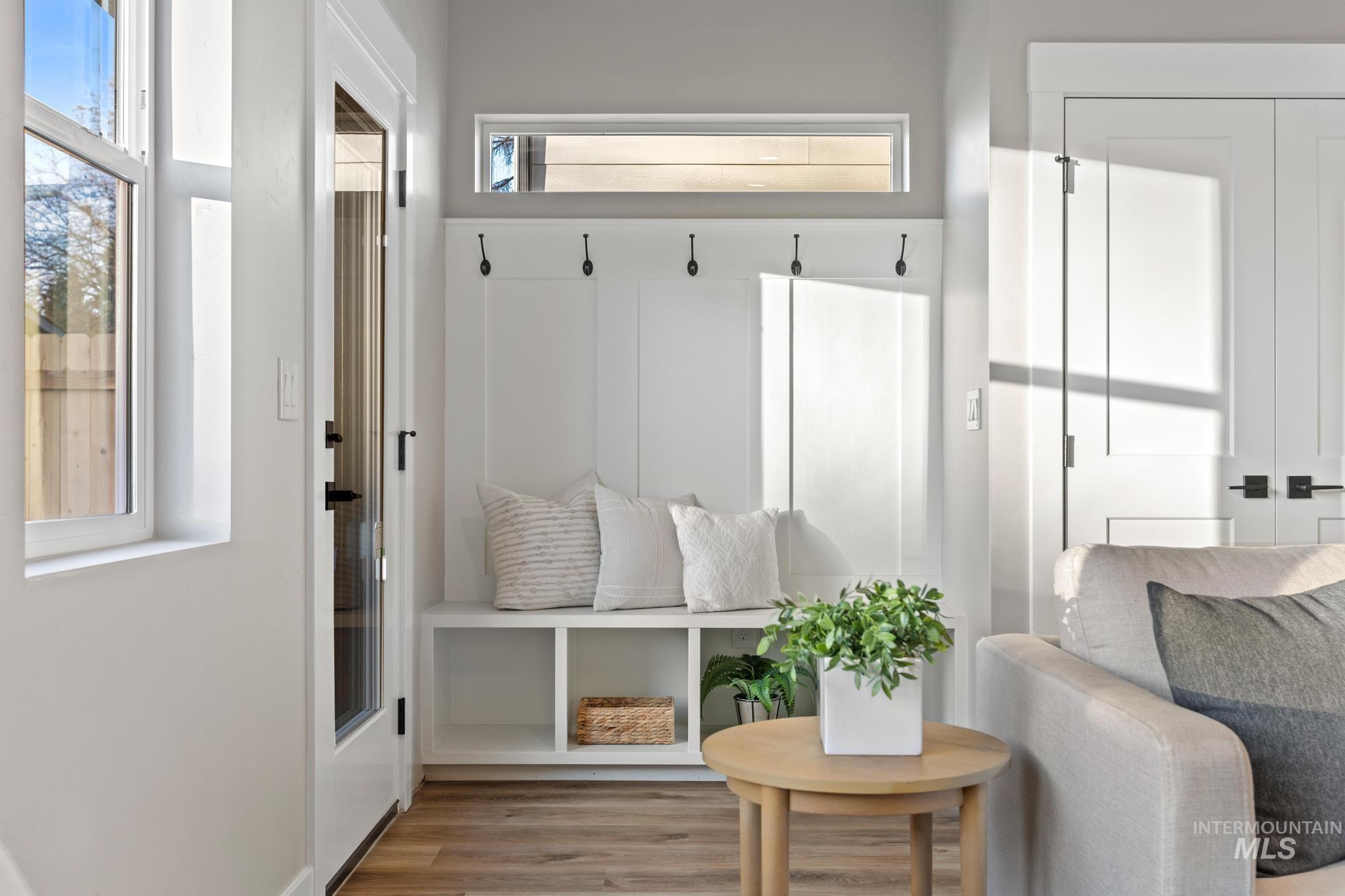 2111 S Pacific St, Boise, Idaho 83705, 4 Bedrooms, 3 Bathrooms, Residential For Sale, Price $572,500,MLS 98969697