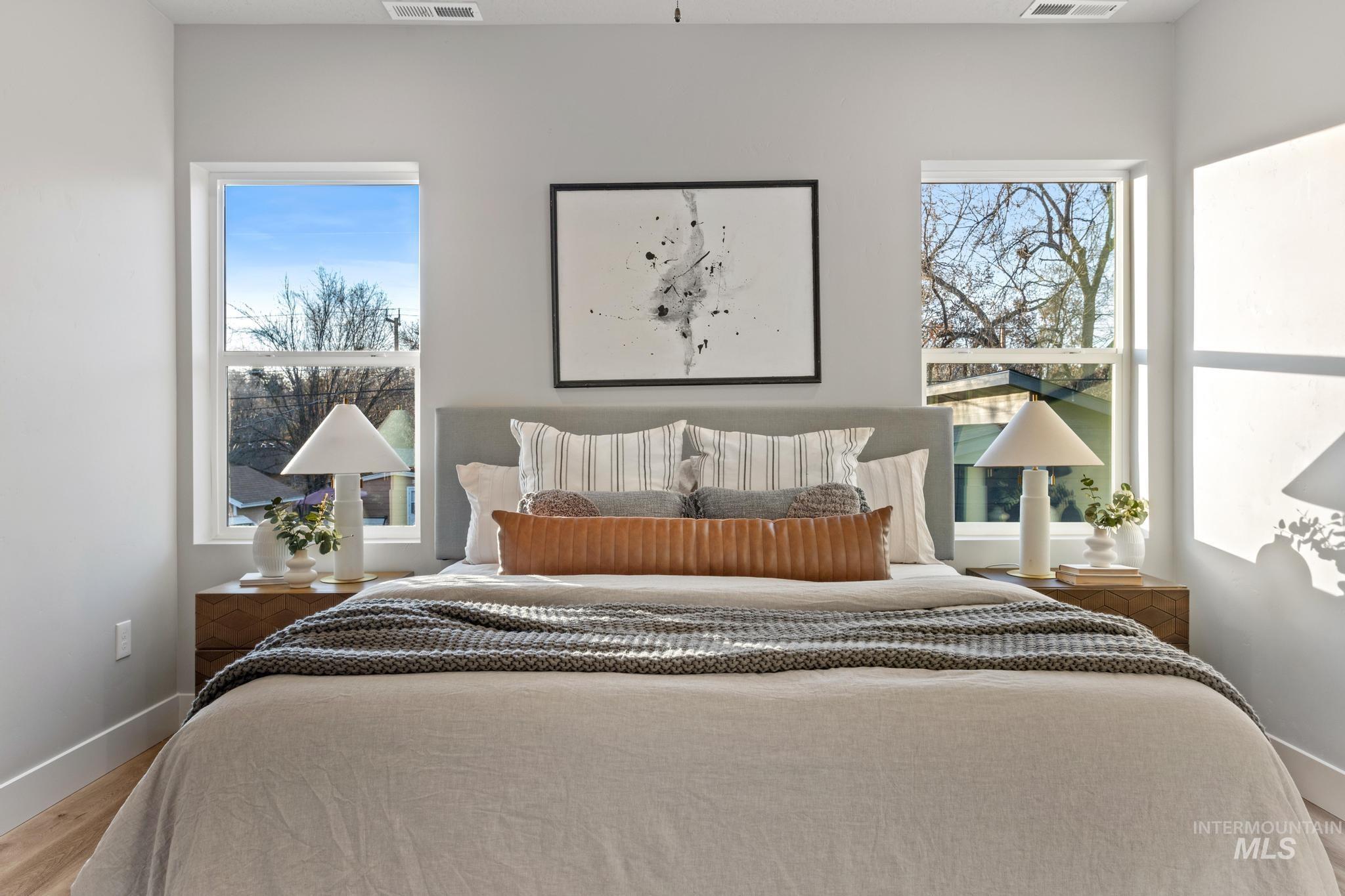 2111 S Pacific St, Boise, Idaho 83705, 4 Bedrooms, 3 Bathrooms, Residential For Sale, Price $572,500,MLS 98969697