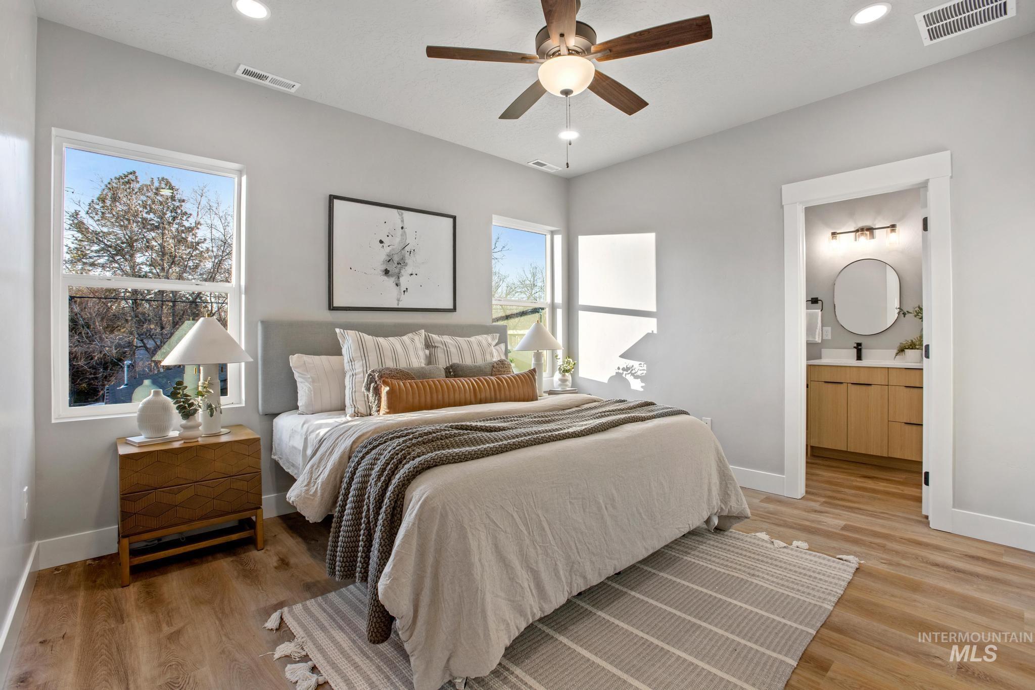 2111 S Pacific St, Boise, Idaho 83705, 4 Bedrooms, 3 Bathrooms, Residential For Sale, Price $572,500,MLS 98969697