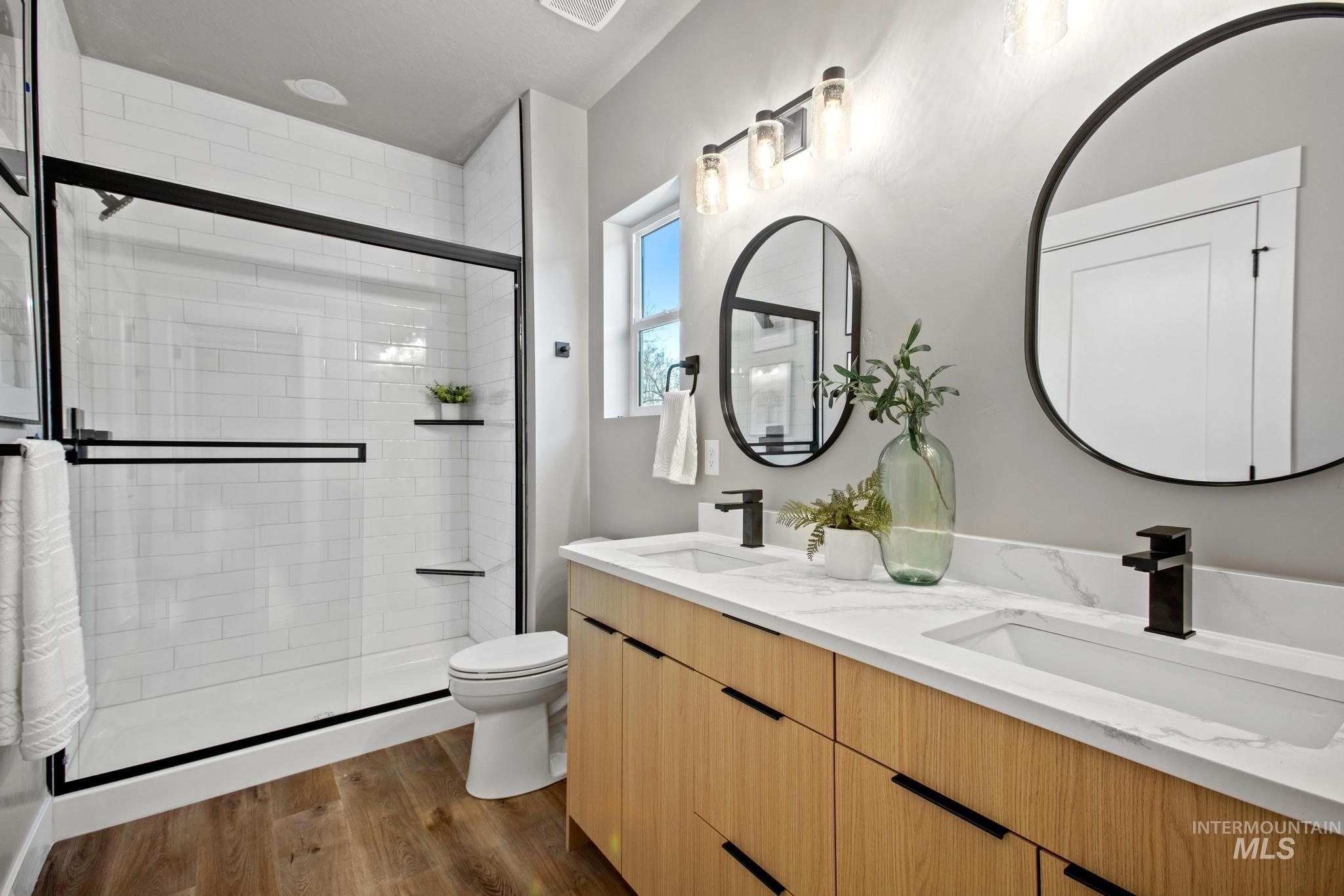 2111 S Pacific St, Boise, Idaho 83705, 4 Bedrooms, 3 Bathrooms, Residential For Sale, Price $572,500,MLS 98969697