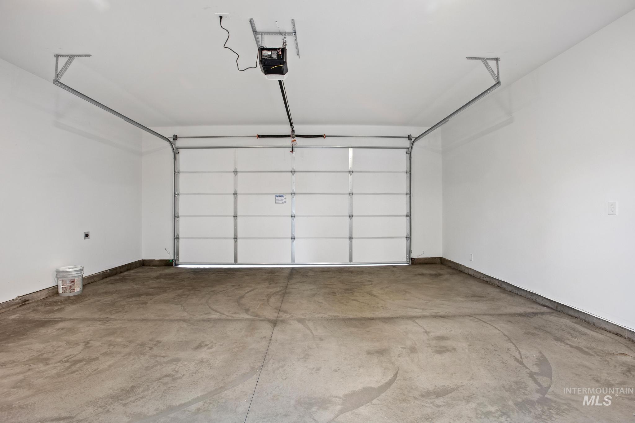 2111 S Pacific St, Boise, Idaho 83705, 4 Bedrooms, 3 Bathrooms, Residential For Sale, Price $572,500,MLS 98969697