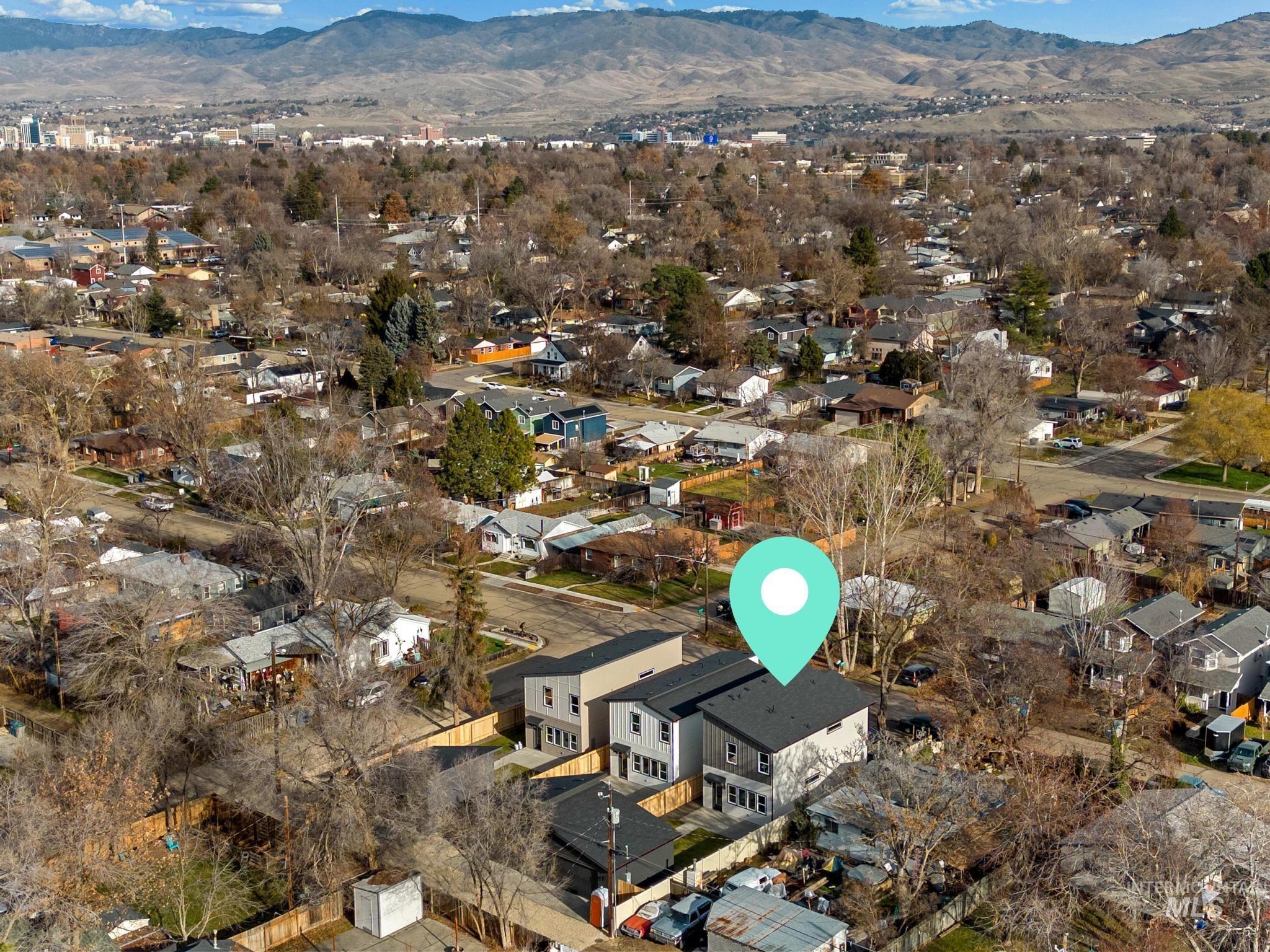 2111 S Pacific St, Boise, Idaho 83705, 4 Bedrooms, 3 Bathrooms, Residential For Sale, Price $572,500,MLS 98969697