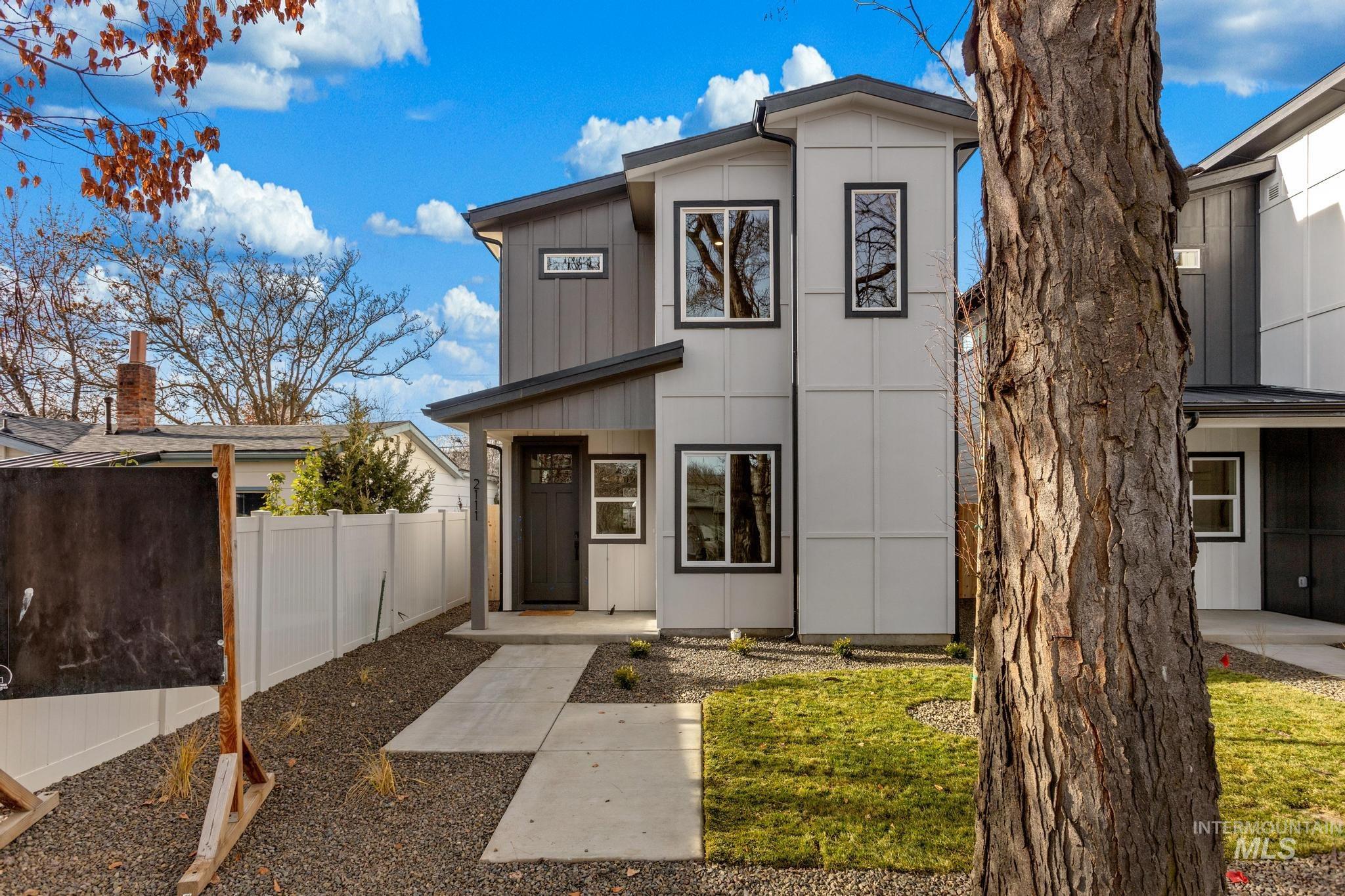 2111 S Pacific St, Boise, Idaho 83705, 4 Bedrooms, 3 Bathrooms, Residential For Sale, Price $572,500,MLS 98969697