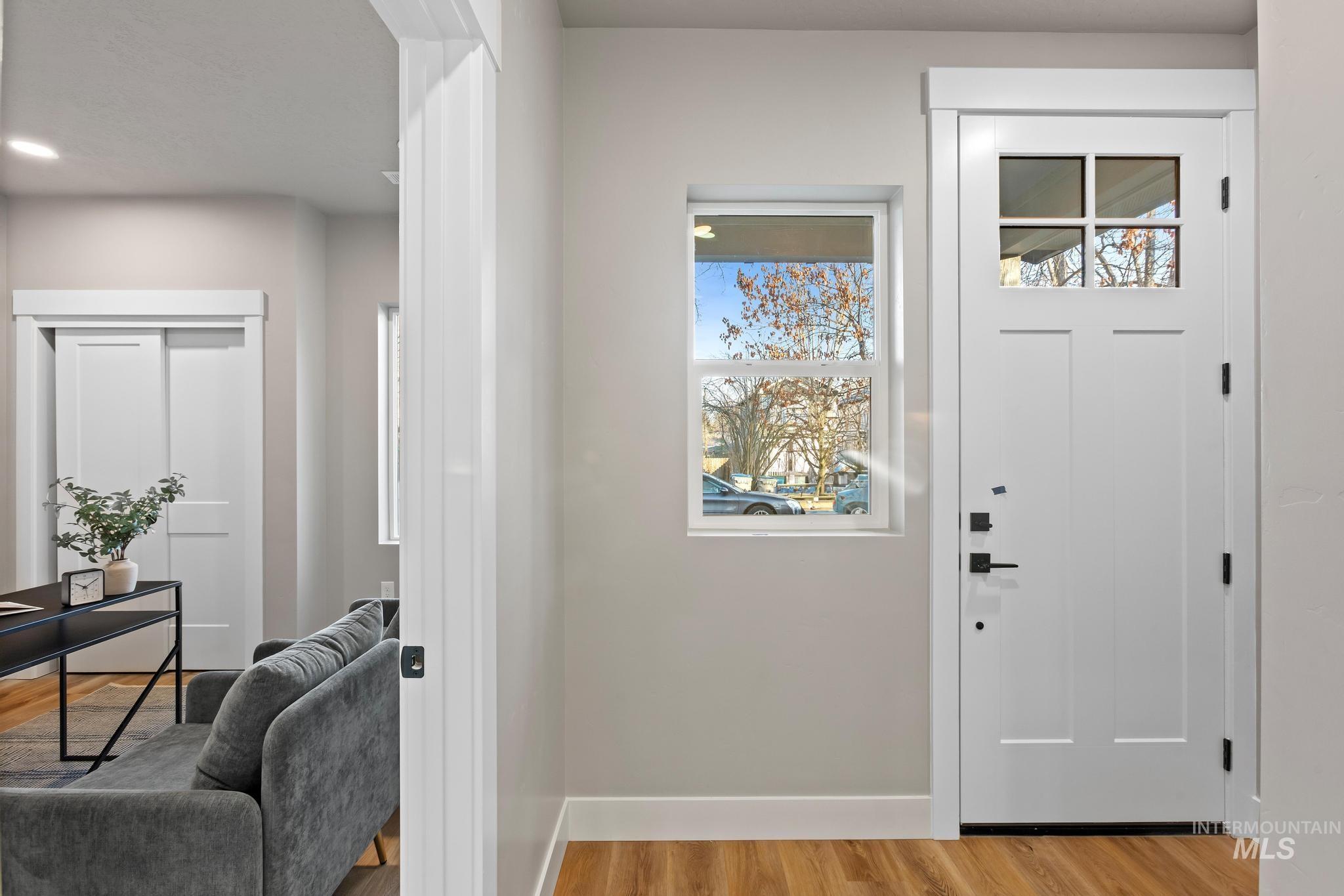 2111 S Pacific St, Boise, Idaho 83705, 4 Bedrooms, 3 Bathrooms, Residential For Sale, Price $572,500,MLS 98969697