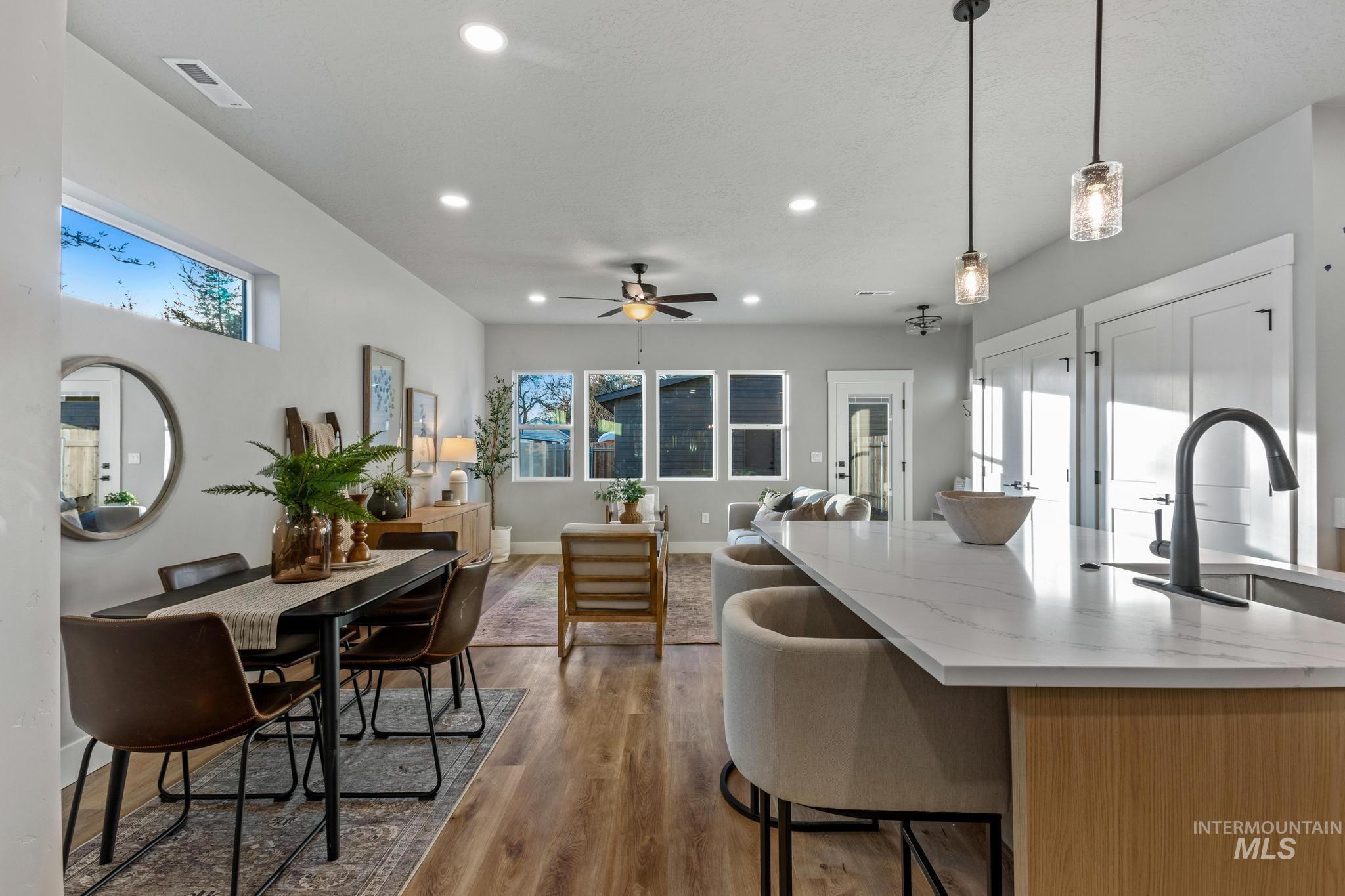 2111 S Pacific St, Boise, Idaho 83705, 4 Bedrooms, 3 Bathrooms, Residential For Sale, Price $572,500,MLS 98969697