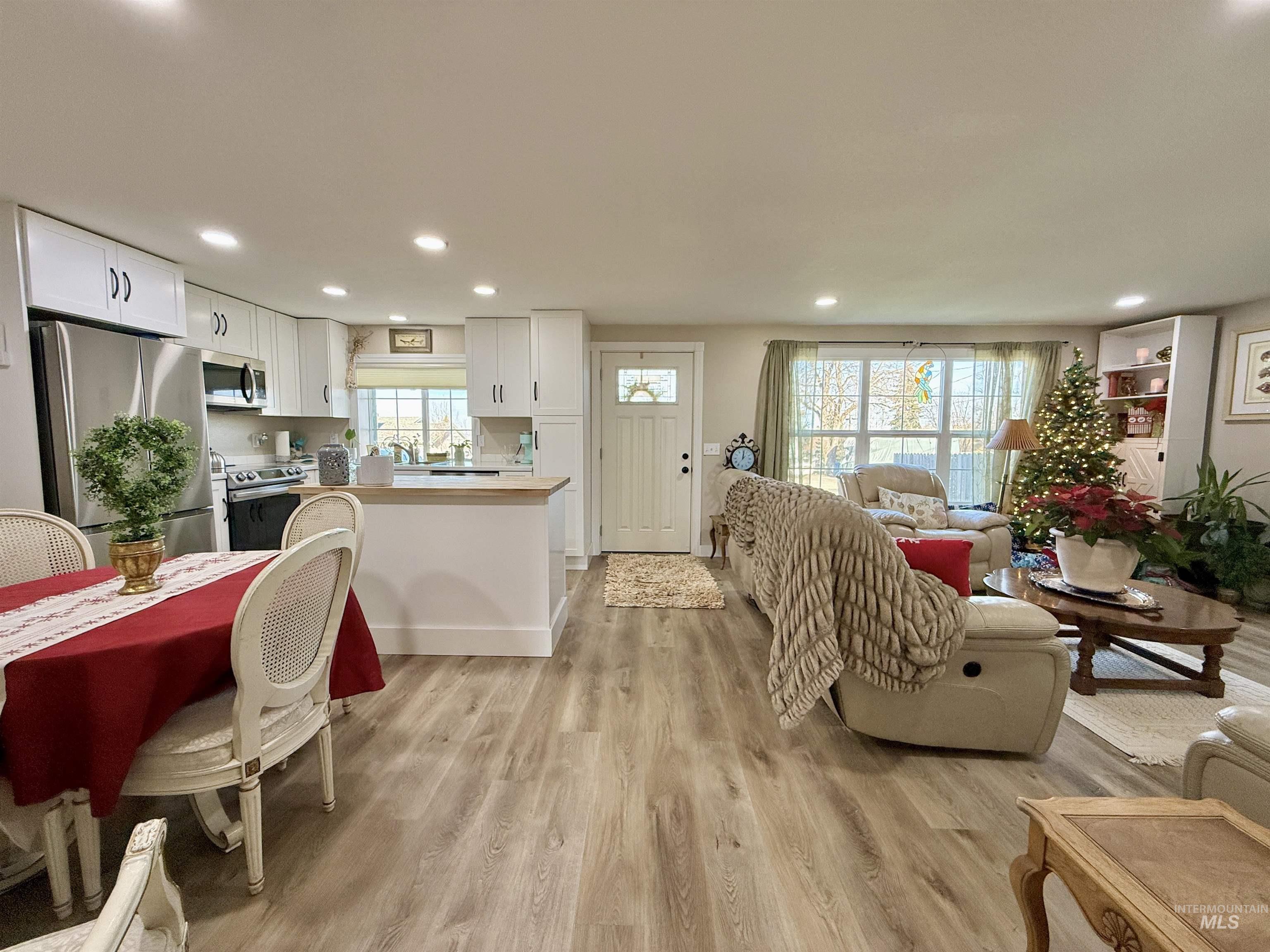 226 E South 6th Street, Grangeville, Idaho 83530, 2 Bedrooms, 2 Bathrooms, Residential For Sale, Price $305,000, 98969699