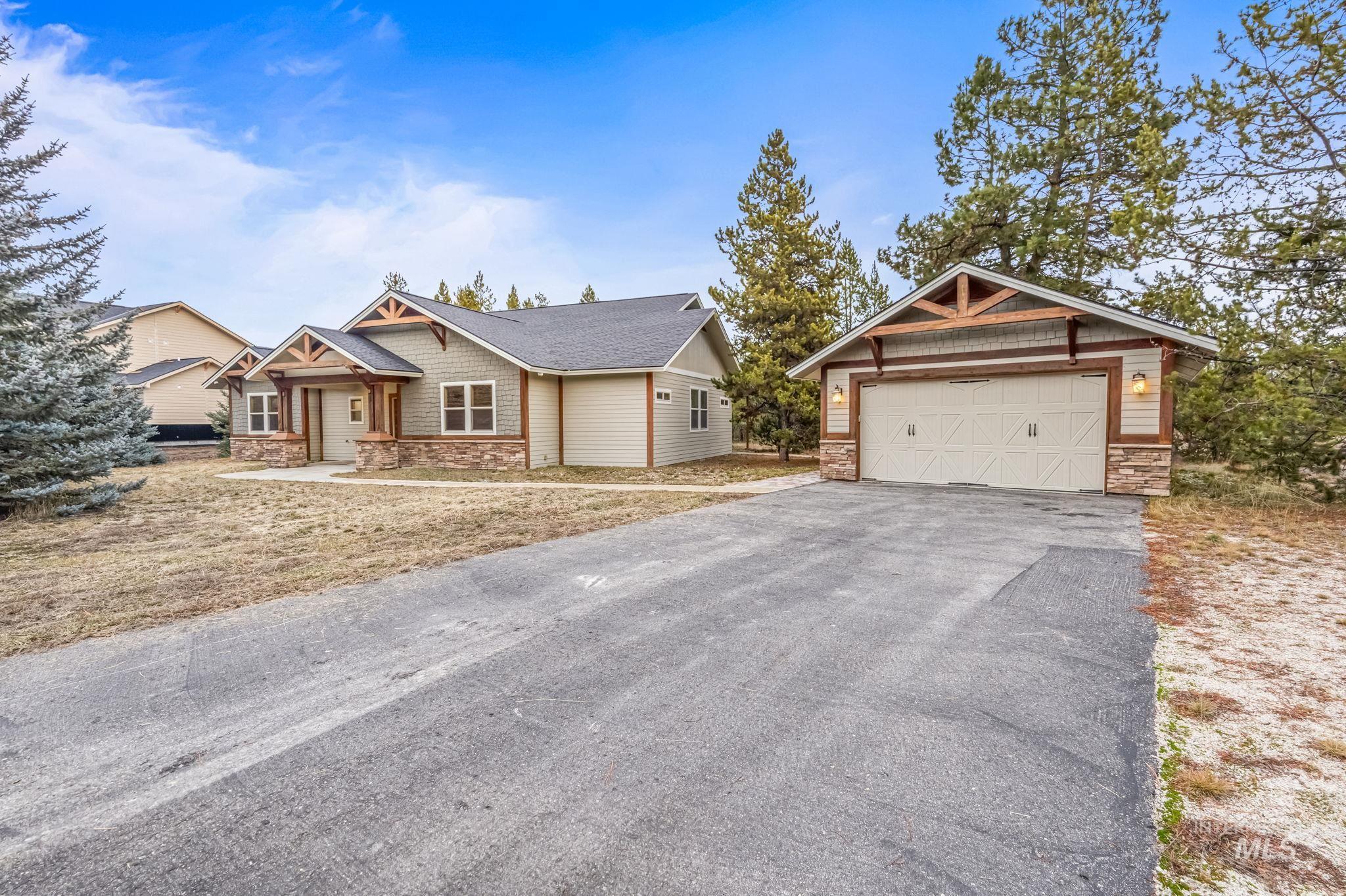 29 Pointe at Goldfork Ct., Donnelly, Idaho 83615-0000, 4 Bedrooms, 3.5 Bathrooms, Residential For Sale, Price $1,135,000, 98969723
