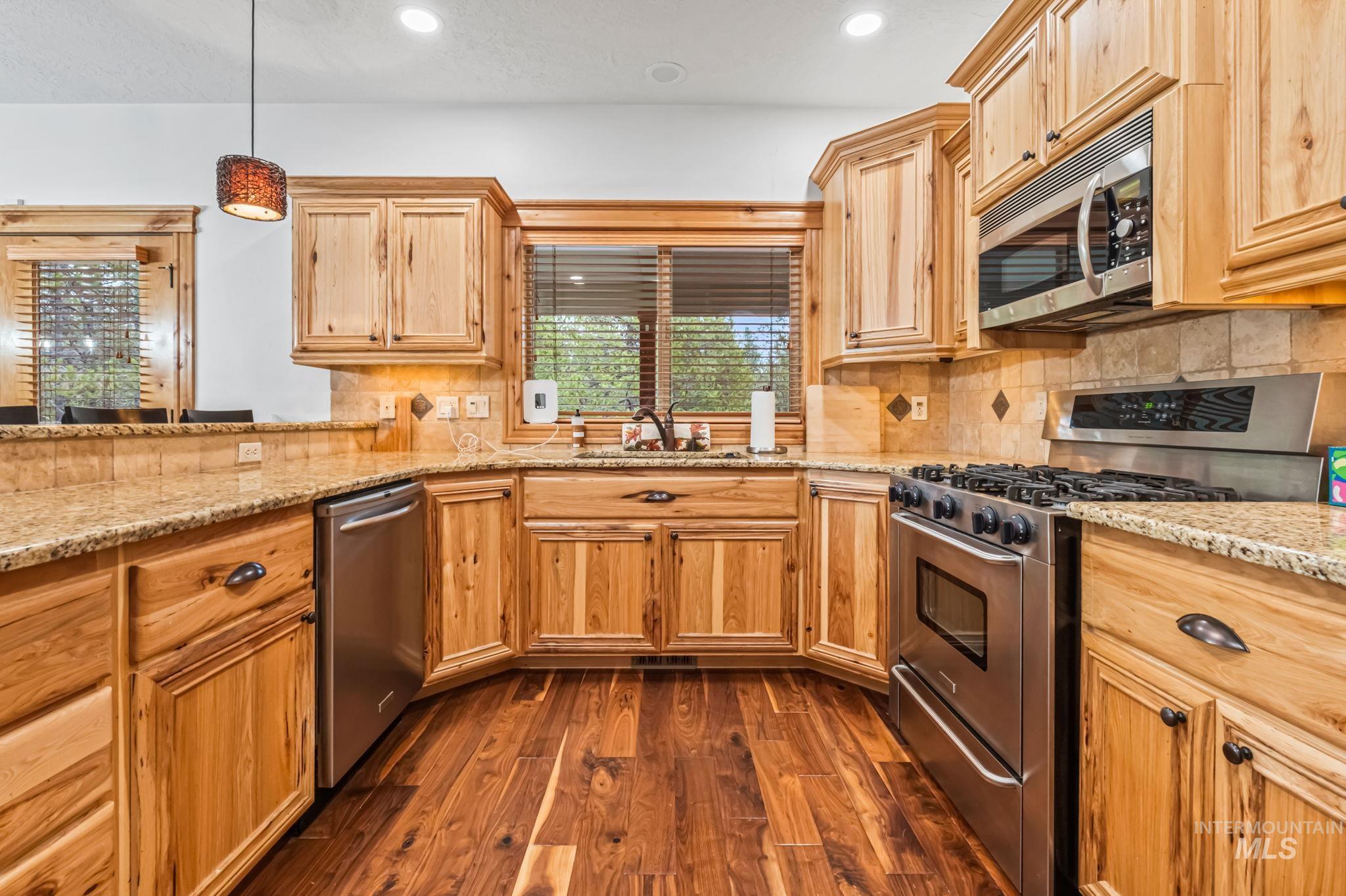 29 Pointe at Goldfork Ct., Donnelly, Idaho 83615-0000, 4 Bedrooms, 3.5 Bathrooms, Residential For Sale, Price $1,135,000, 98969723