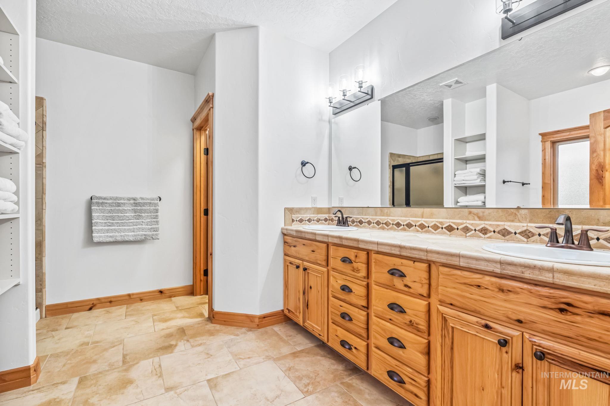 29 Pointe at Goldfork Ct., Donnelly, Idaho 83615-0000, 4 Bedrooms, 3.5 Bathrooms, Residential For Sale, Price $1,135,000, 98969723