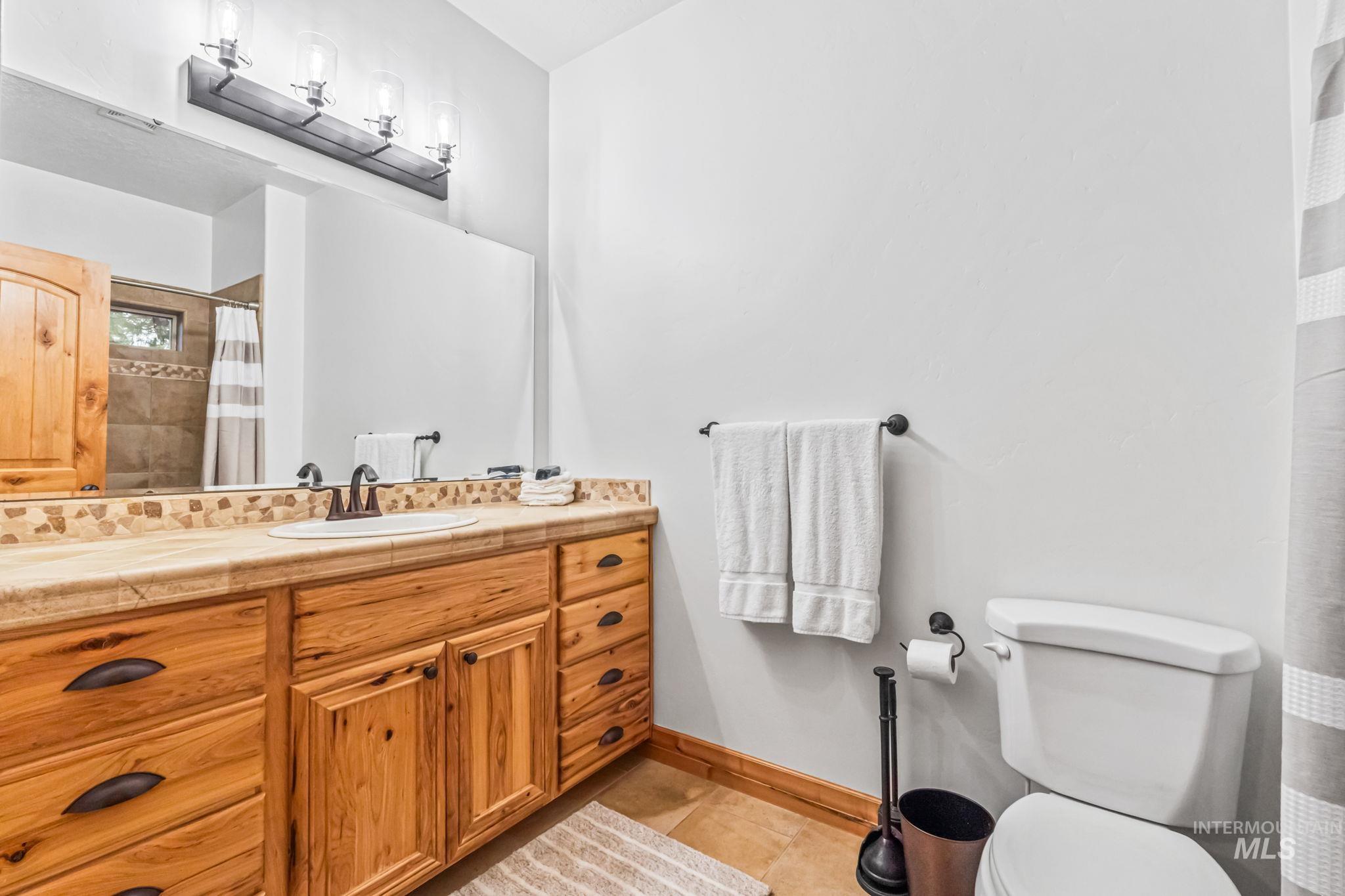 29 Pointe at Goldfork Ct., Donnelly, Idaho 83615-0000, 4 Bedrooms, 3.5 Bathrooms, Residential For Sale, Price $1,135,000, 98969723