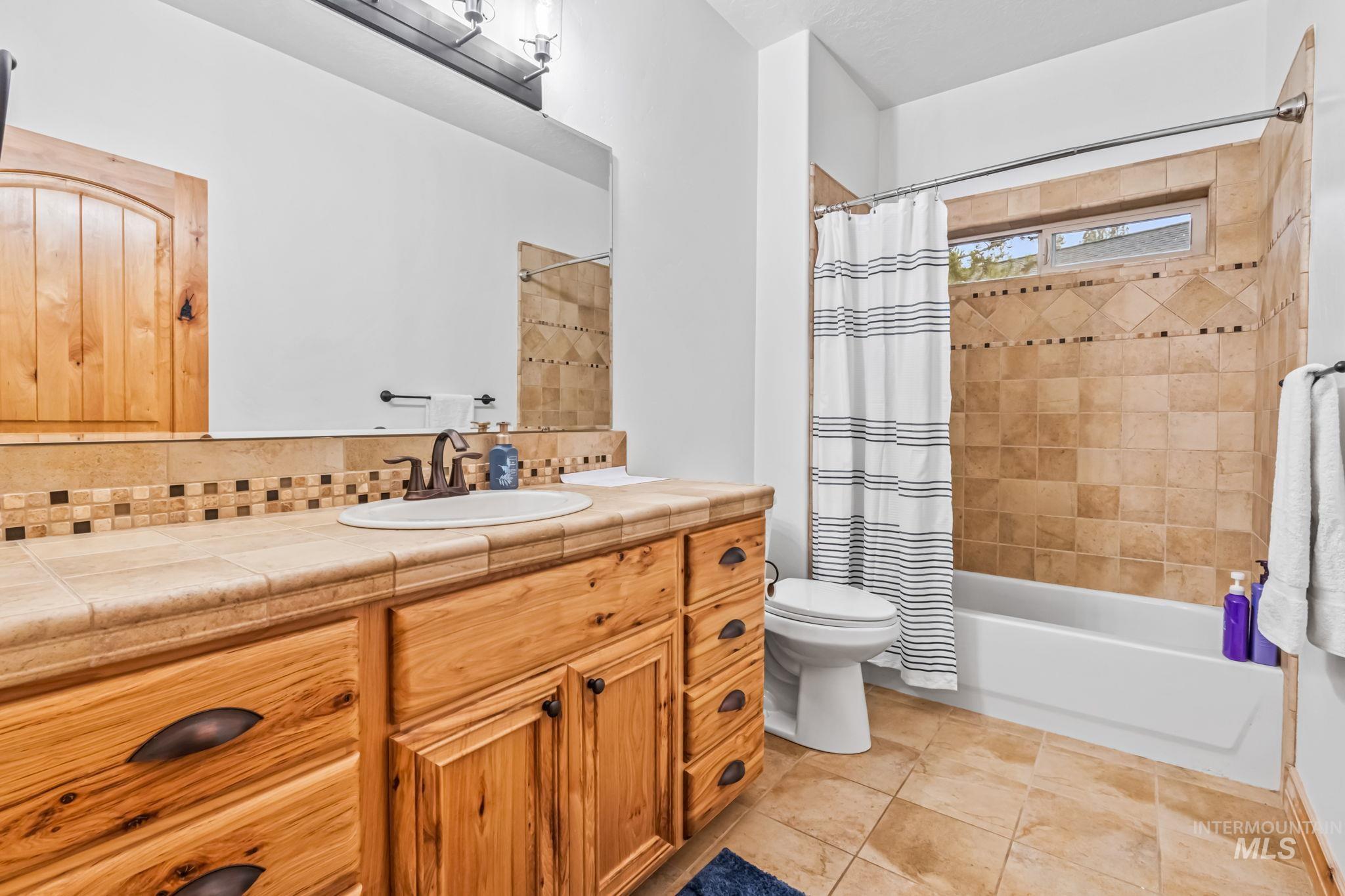 29 Pointe at Goldfork Ct., Donnelly, Idaho 83615-0000, 4 Bedrooms, 3.5 Bathrooms, Residential For Sale, Price $1,135,000, 98969723