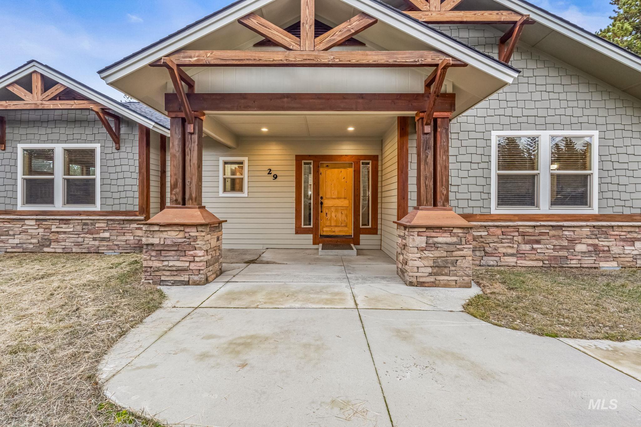 29 Pointe at Goldfork Ct., Donnelly, Idaho 83615-0000, 4 Bedrooms, 3.5 Bathrooms, Residential For Sale, Price $1,135,000, 98969723