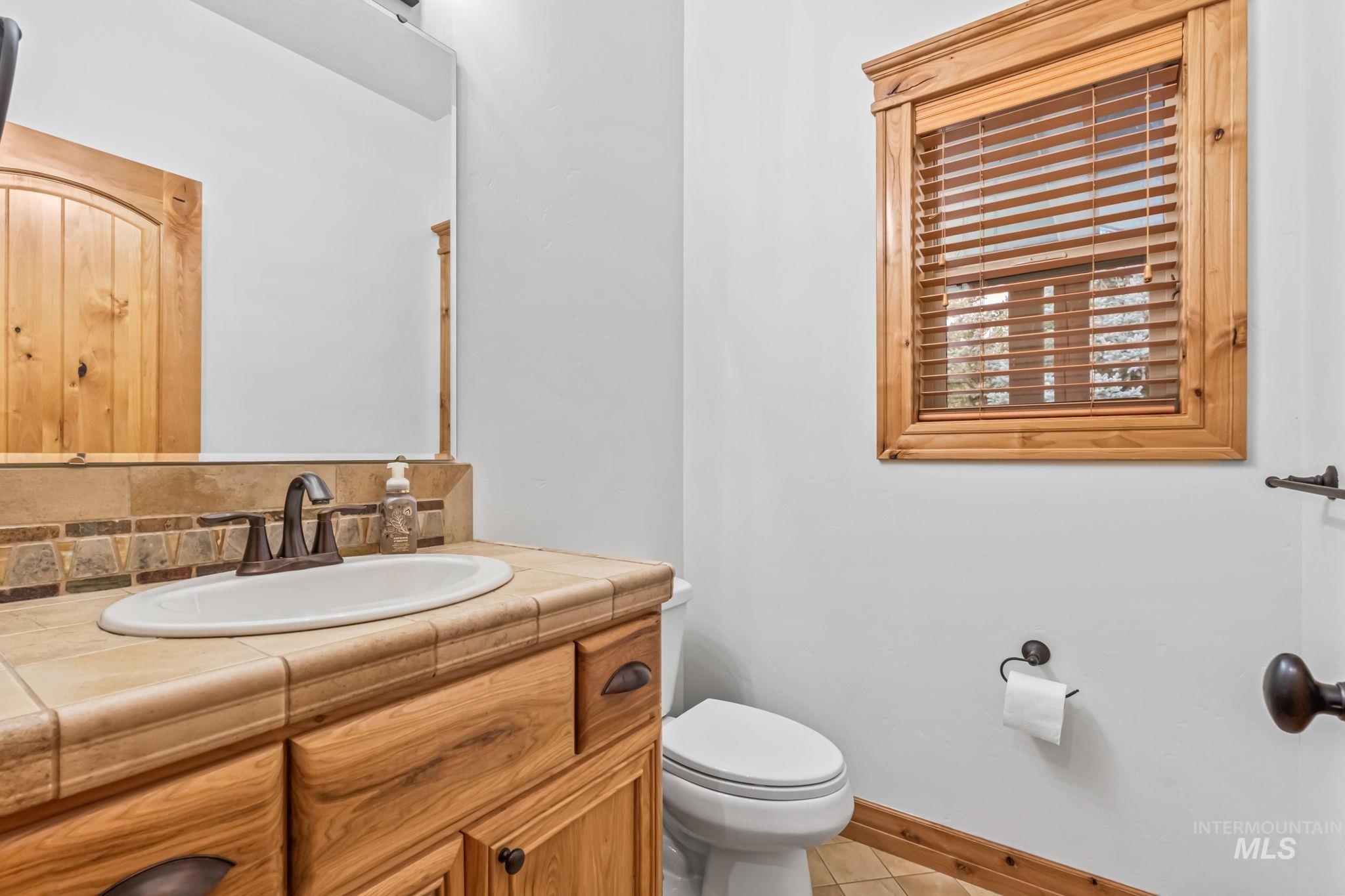 29 Pointe at Goldfork Ct., Donnelly, Idaho 83615-0000, 4 Bedrooms, 3.5 Bathrooms, Residential For Sale, Price $1,135,000, 98969723