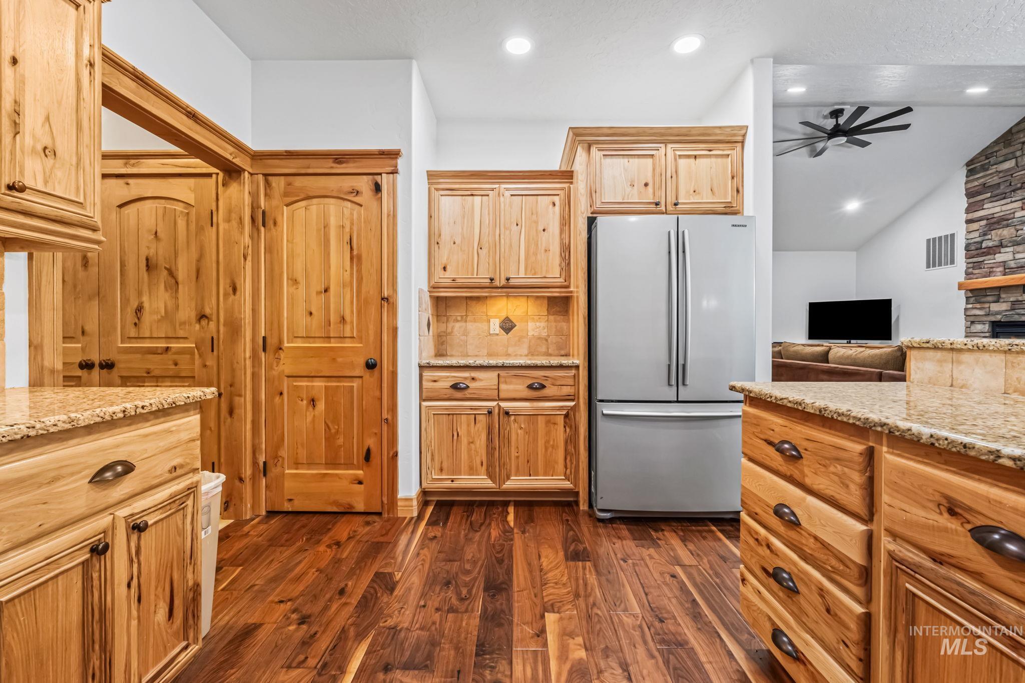 29 Pointe at Goldfork Ct., Donnelly, Idaho 83615-0000, 4 Bedrooms, 3.5 Bathrooms, Residential For Sale, Price $1,135,000, 98969723