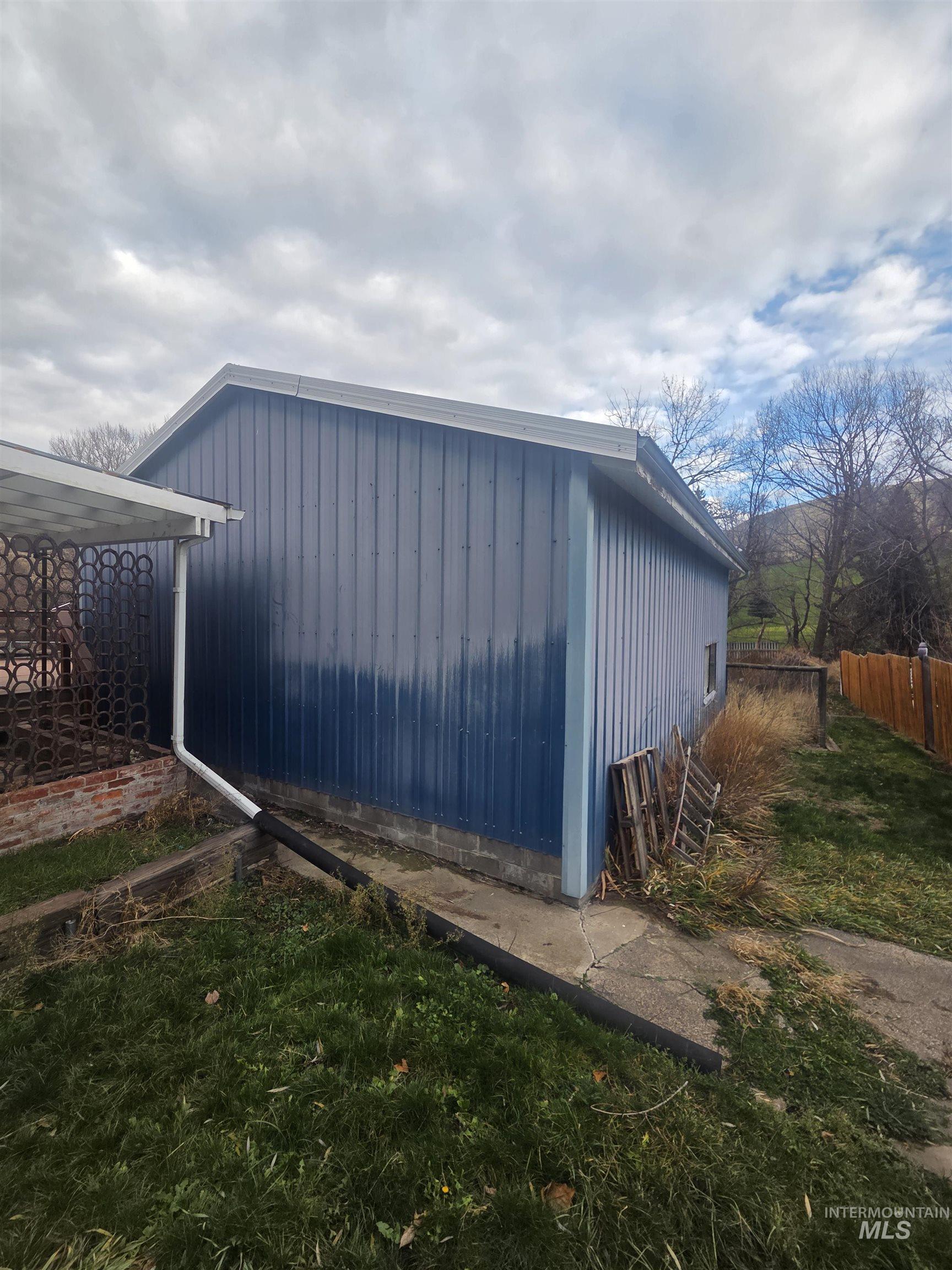 465 15th Street, Pomeroy, Washington 99347, 2 Bedrooms, 1 Bathroom, Residential For Sale, Price $195,000, 98969726