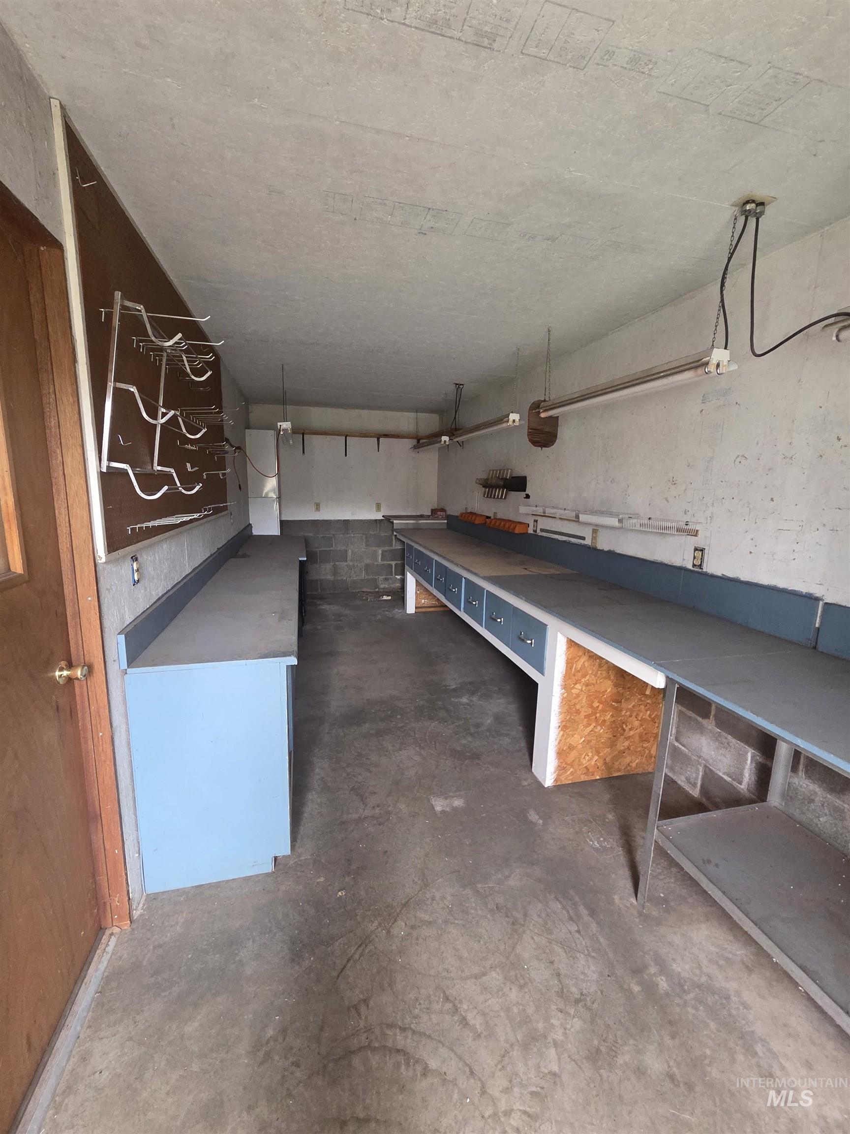 465 15th Street, Pomeroy, Washington 99347, 2 Bedrooms, 1 Bathroom, Residential For Sale, Price $195,000, 98969726