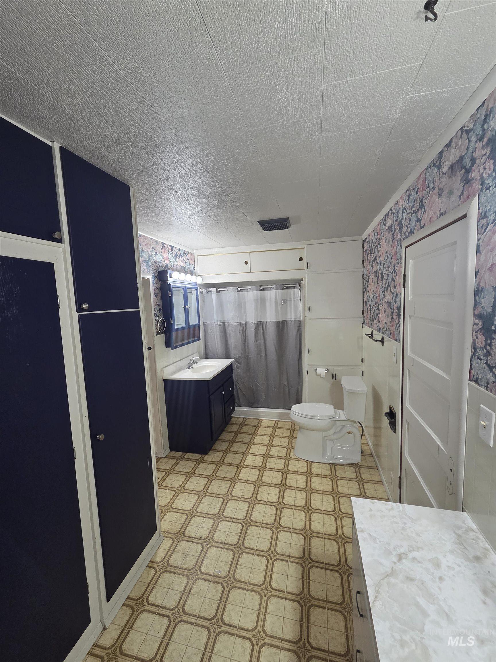 465 15th Street, Pomeroy, Washington 99347, 2 Bedrooms, 1 Bathroom, Residential For Sale, Price $195,000, 98969726