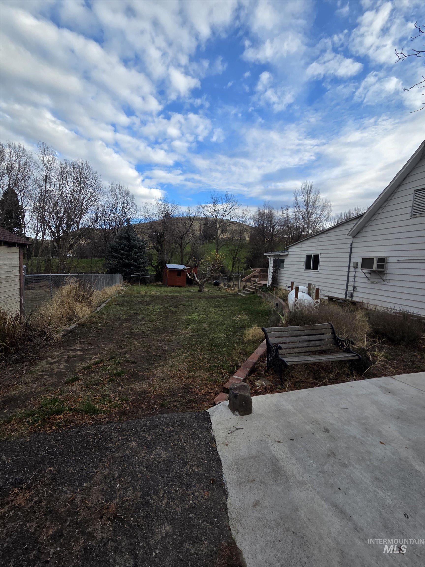 465 15th Street, Pomeroy, Washington 99347, 2 Bedrooms, 1 Bathroom, Residential For Sale, Price $195,000, 98969726