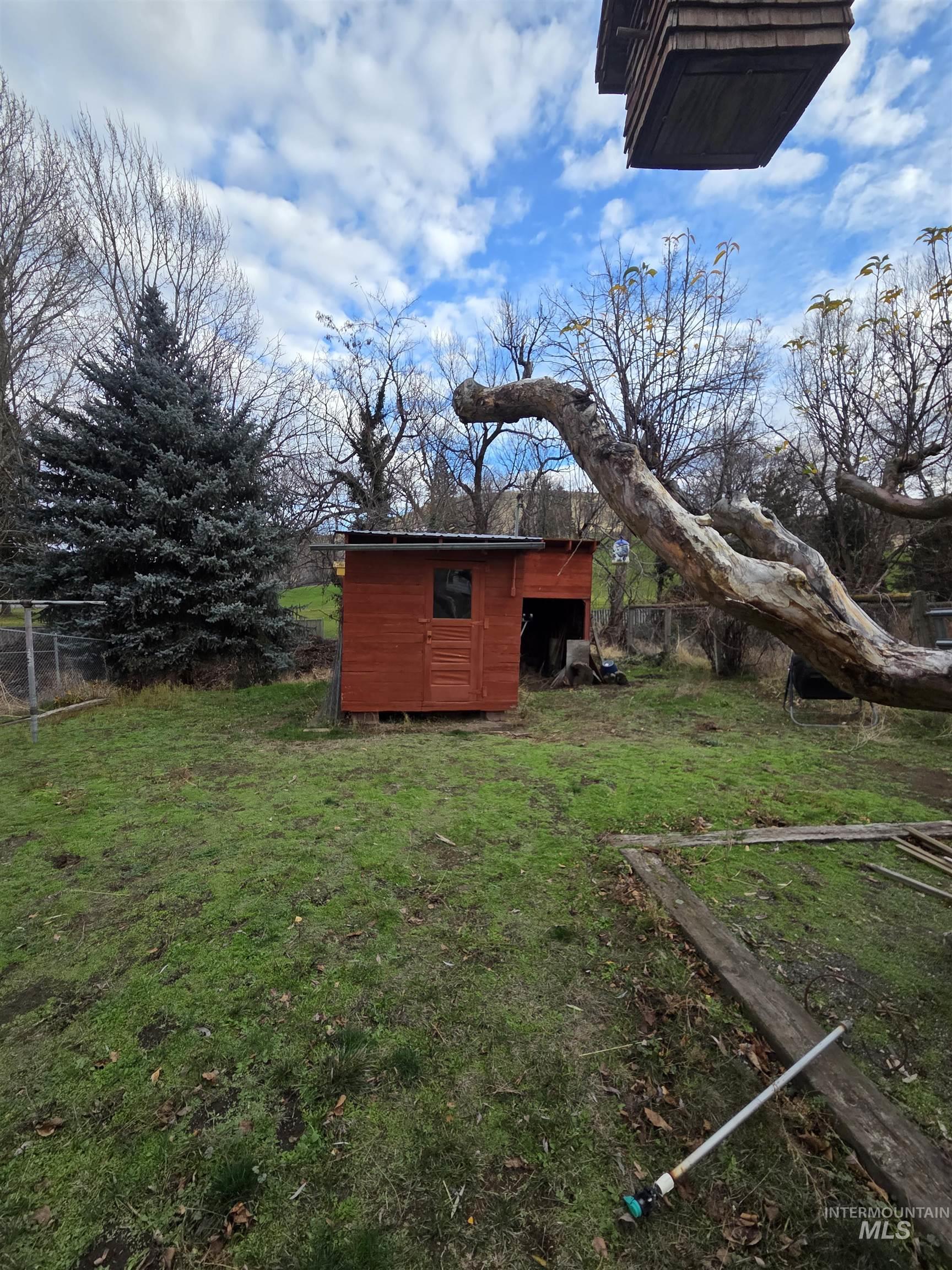 465 15th Street, Pomeroy, Washington 99347, 2 Bedrooms, 1 Bathroom, Residential For Sale, Price $195,000, 98969726