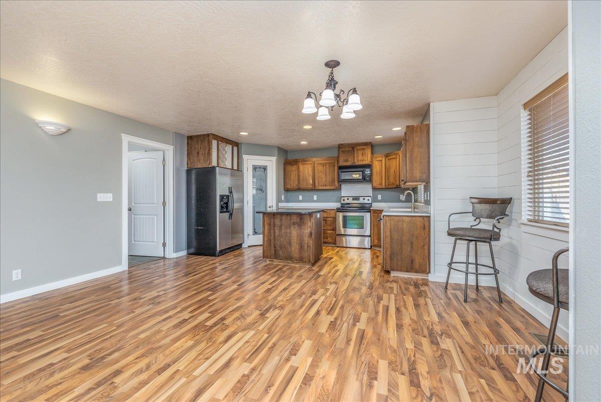 237 16th Ave. N, Payette, Idaho 83661, 4 Bedrooms, 2.5 Bathrooms, Residential For Sale, Price $407,500,MLS 98969730