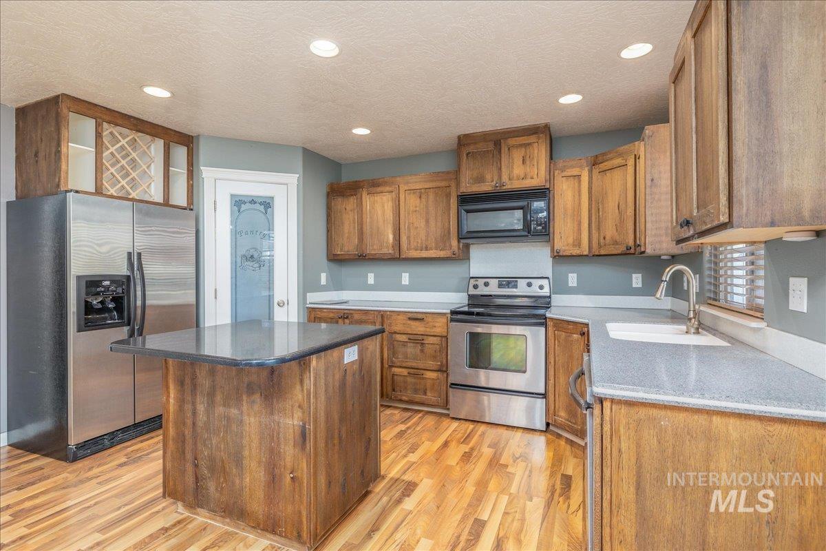 237 16th Ave. N, Payette, Idaho 83661, 4 Bedrooms, 2.5 Bathrooms, Residential For Sale, Price $407,500,MLS 98969730