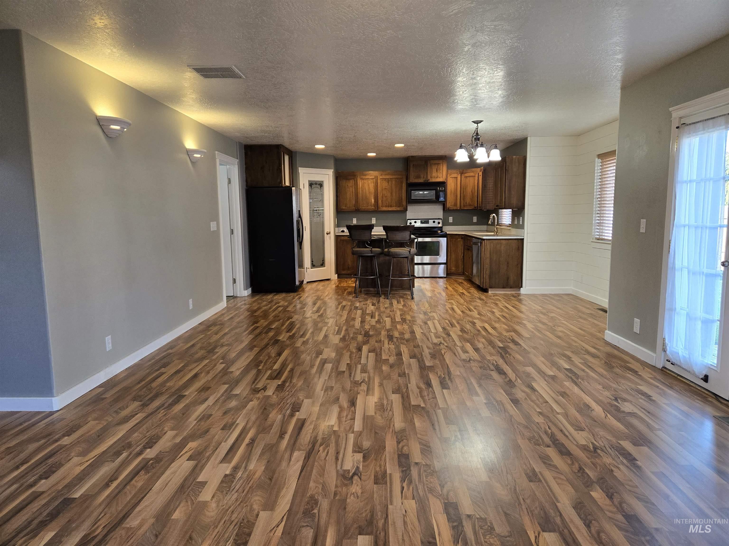 237 16th Ave. N, Payette, Idaho 83661, 4 Bedrooms, 2.5 Bathrooms, Residential For Sale, Price $415,000, 98969730