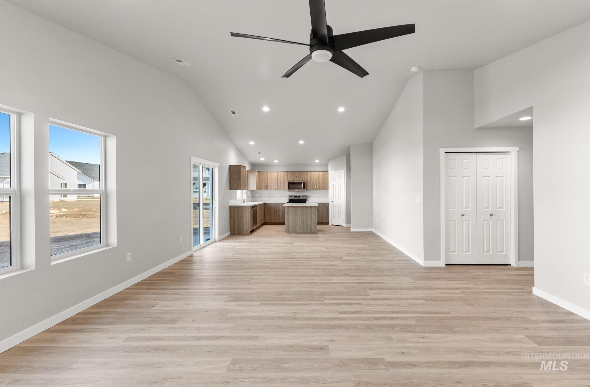 1616 Sunday River St, Middleton, Idaho 83644, 4 Bedrooms, 2 Bathrooms, Residential For Sale, Price $449,990,MLS 98969736