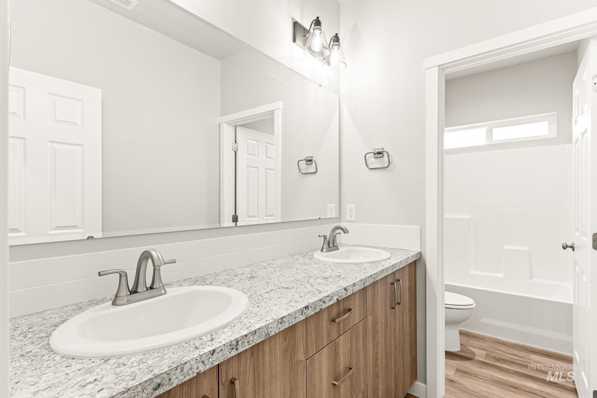 1597 Long Pond St, Middleton, Idaho 83644, 5 Bedrooms, 4.5 Bathrooms, Residential For Sale, Price $734,990,MLS 98969737