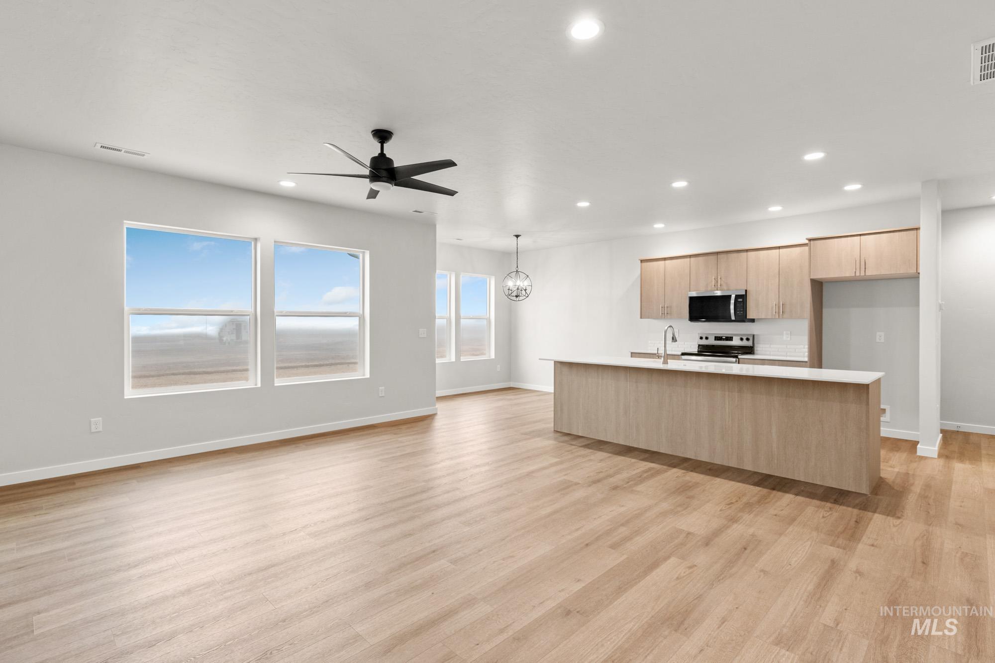 18405 N Sweet William Ave, Nampa, Idaho 83687, 4 Bedrooms, 2 Bathrooms, Residential For Sale, Price $424,990,MLS 98969739