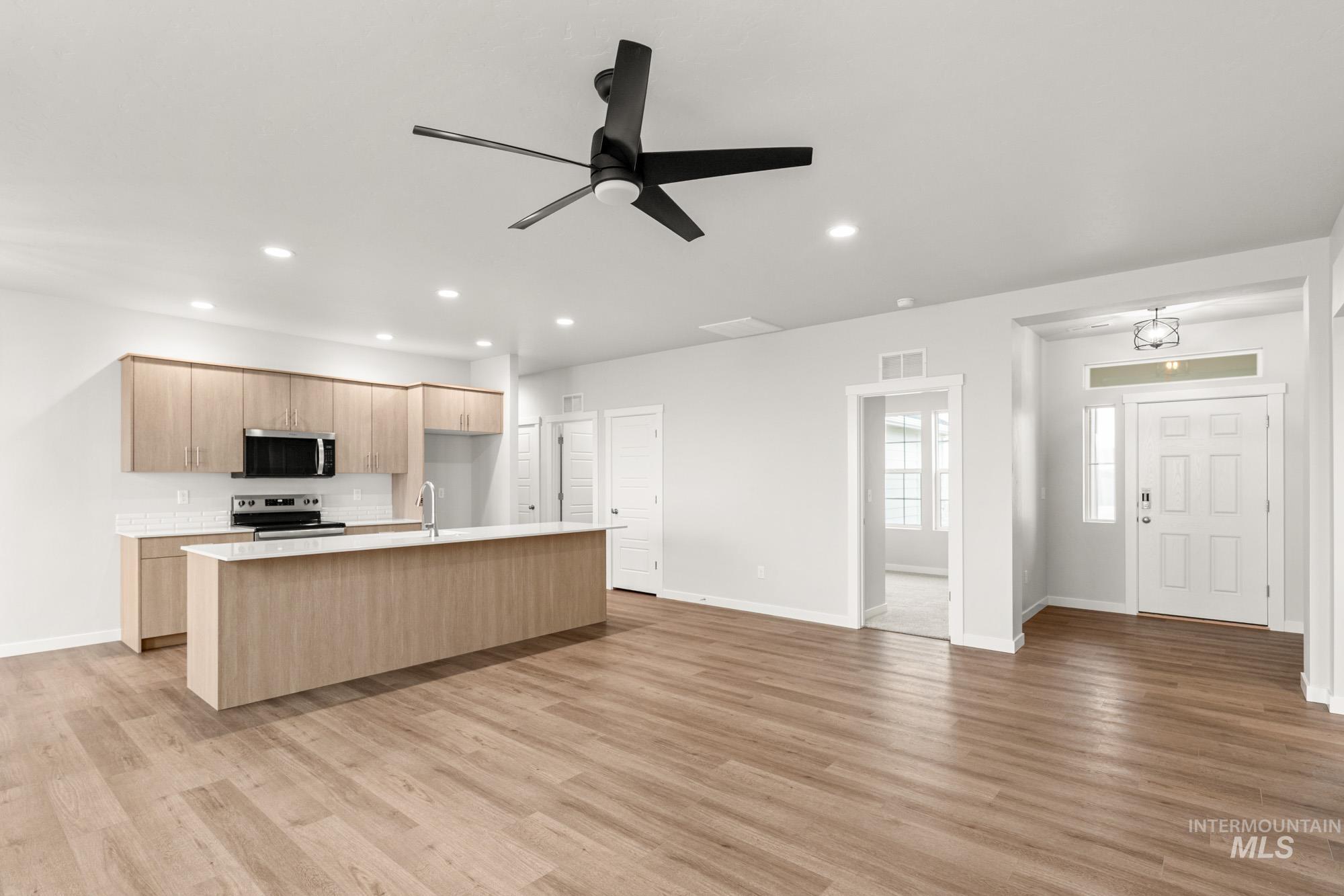 18405 N Sweet William Ave, Nampa, Idaho 83687, 4 Bedrooms, 2 Bathrooms, Residential For Sale, Price $424,990,MLS 98969739