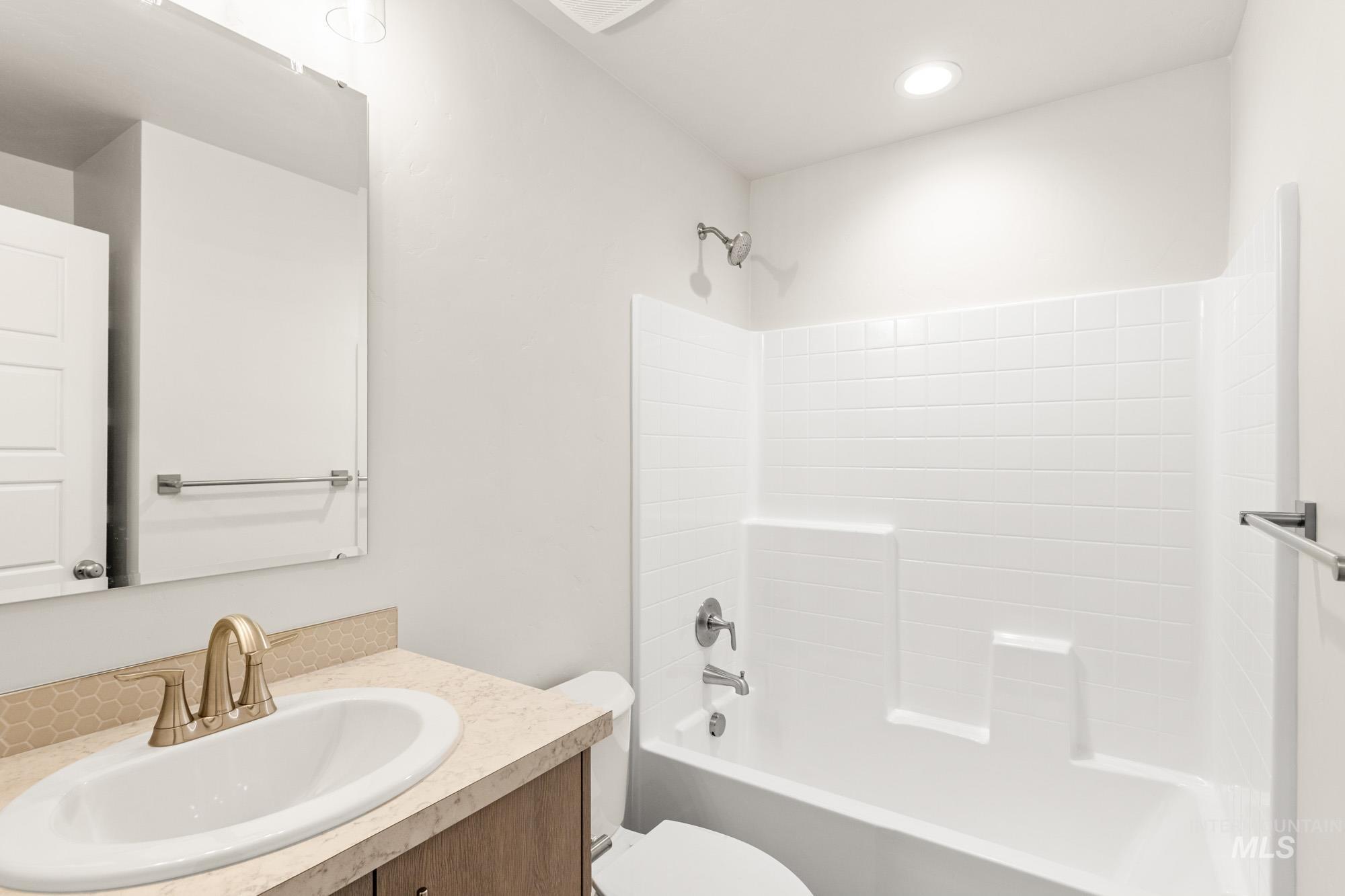 18405 N Sweet William Ave, Nampa, Idaho 83687, 4 Bedrooms, 2 Bathrooms, Residential For Sale, Price $424,990,MLS 98969739