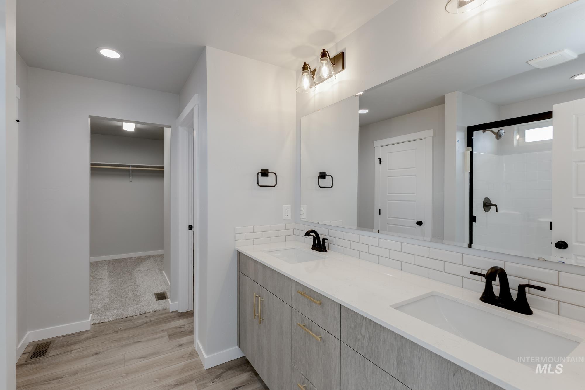 18433 N Sweet William Ave, Nampa, Idaho 83687, 5 Bedrooms, 3 Bathrooms, Residential For Sale, Price $484,990,MLS 98969740