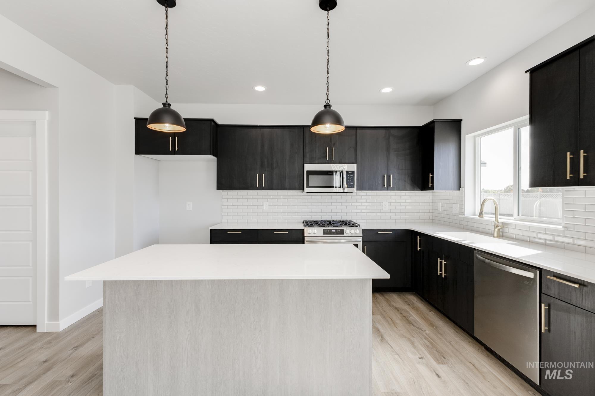 18433 N Sweet William Ave, Nampa, Idaho 83687, 5 Bedrooms, 3 Bathrooms, Residential For Sale, Price $484,990,MLS 98969740