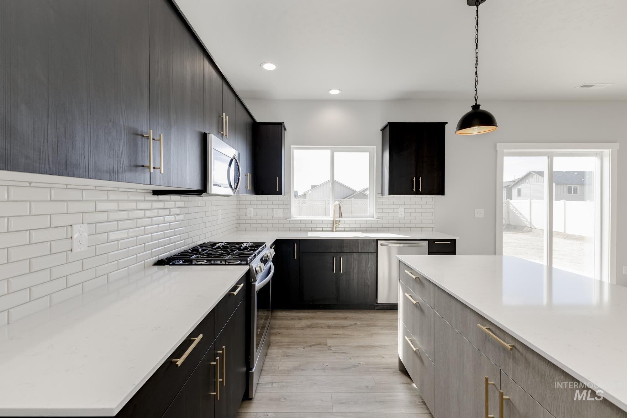 18433 N Sweet William Ave, Nampa, Idaho 83687, 5 Bedrooms, 3 Bathrooms, Residential For Sale, Price $484,990,MLS 98969740