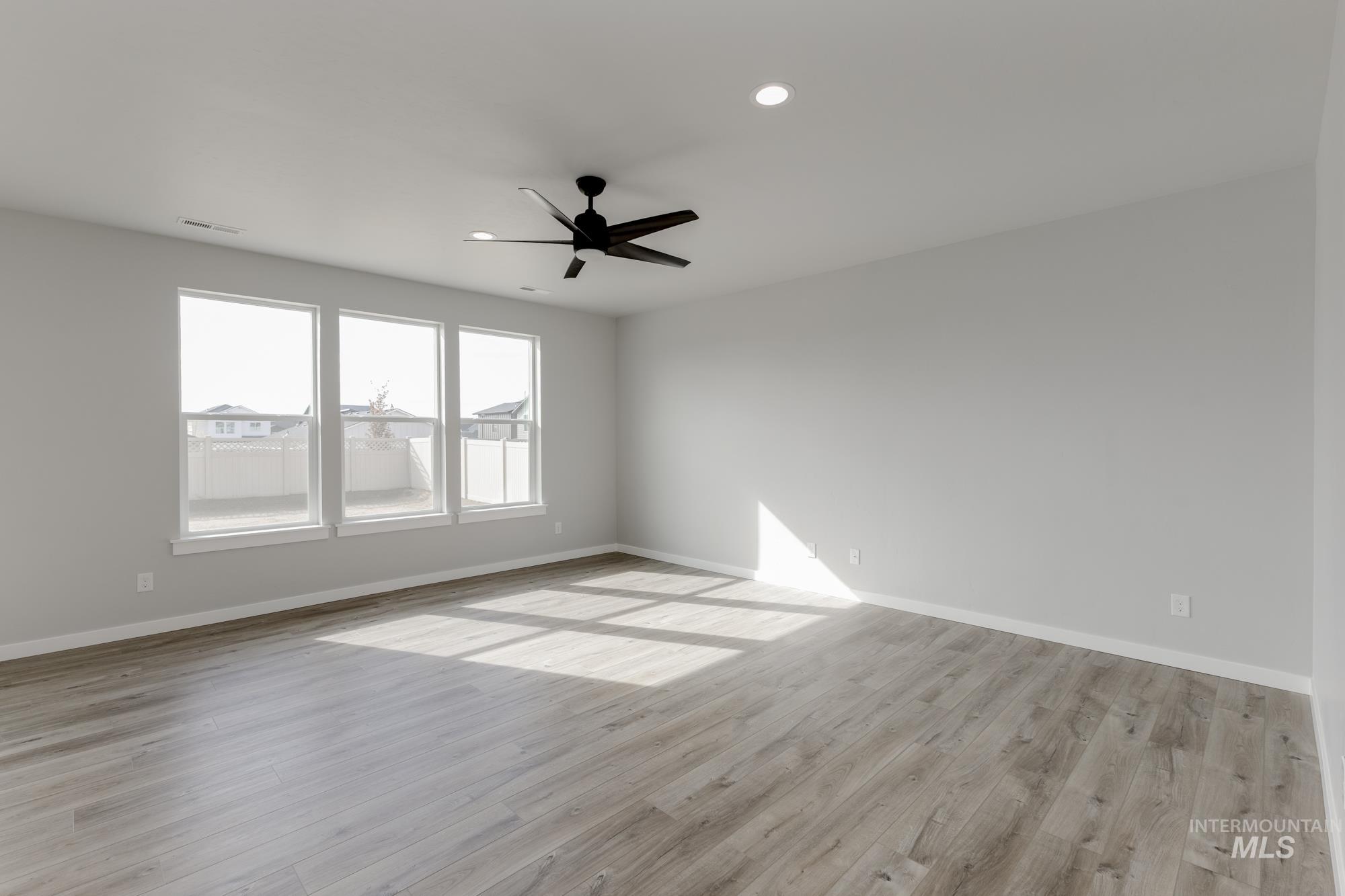 18433 N Sweet William Ave, Nampa, Idaho 83687, 5 Bedrooms, 3 Bathrooms, Residential For Sale, Price $484,990,MLS 98969740