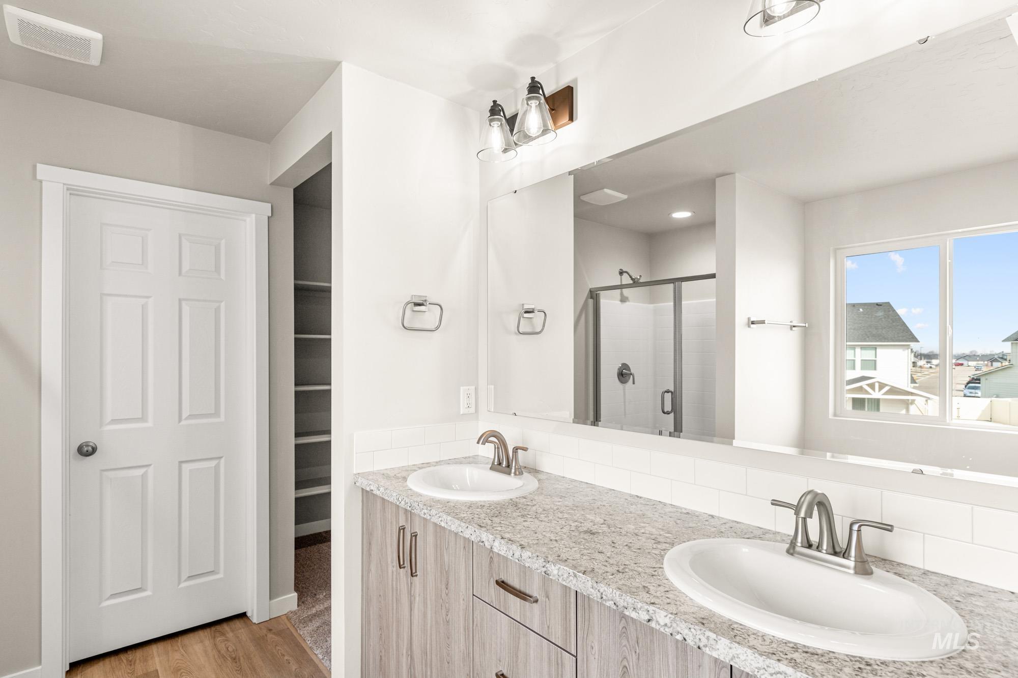 17429 N Union Springs Pl, Nampa, Idaho 83687, 4 Bedrooms, 2.5 Bathrooms, Residential For Sale, Price $454,990,MLS 98969741