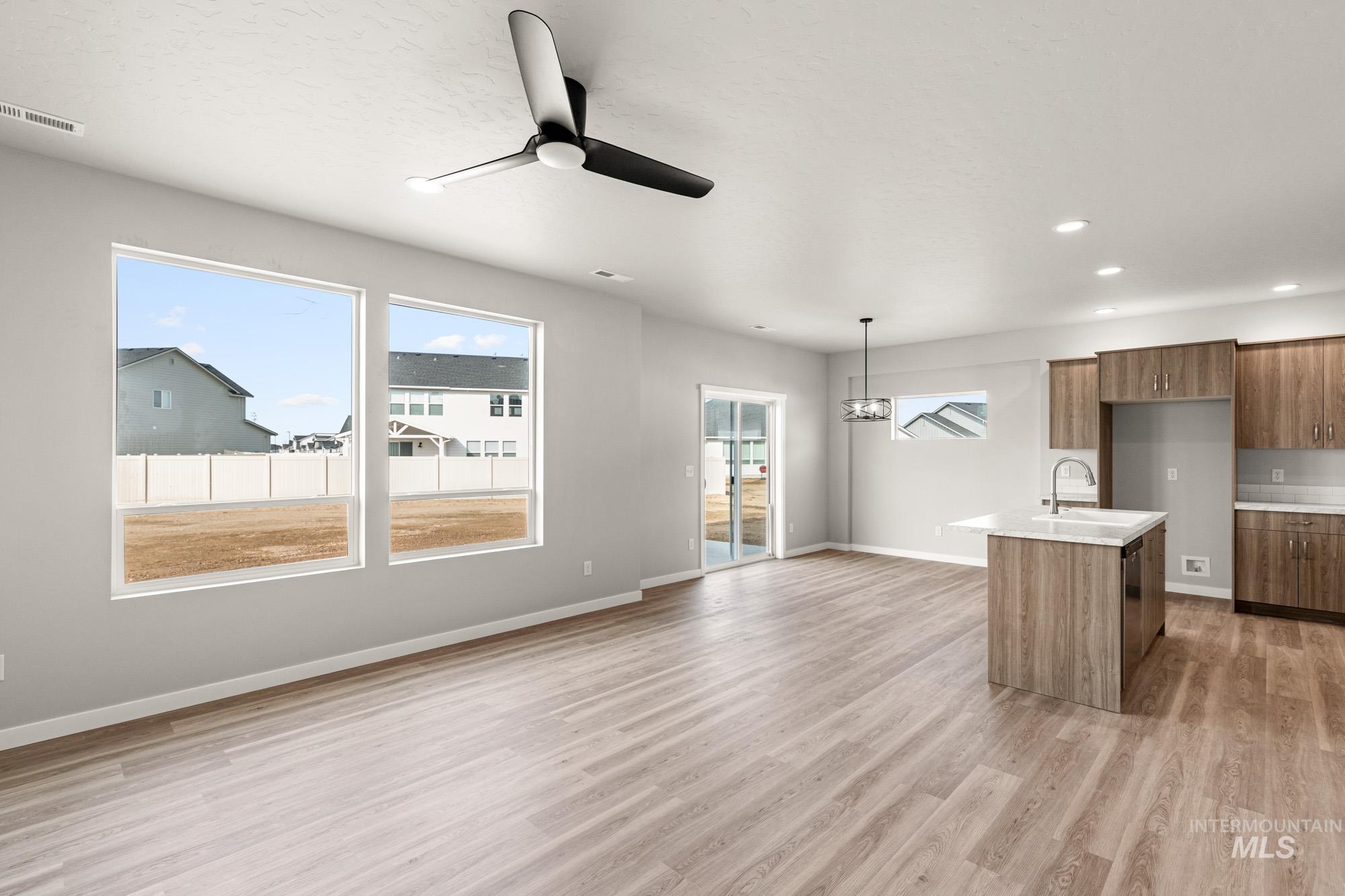 17429 N Union Springs Pl, Nampa, Idaho 83687, 4 Bedrooms, 2.5 Bathrooms, Residential For Sale, Price $454,990,MLS 98969741