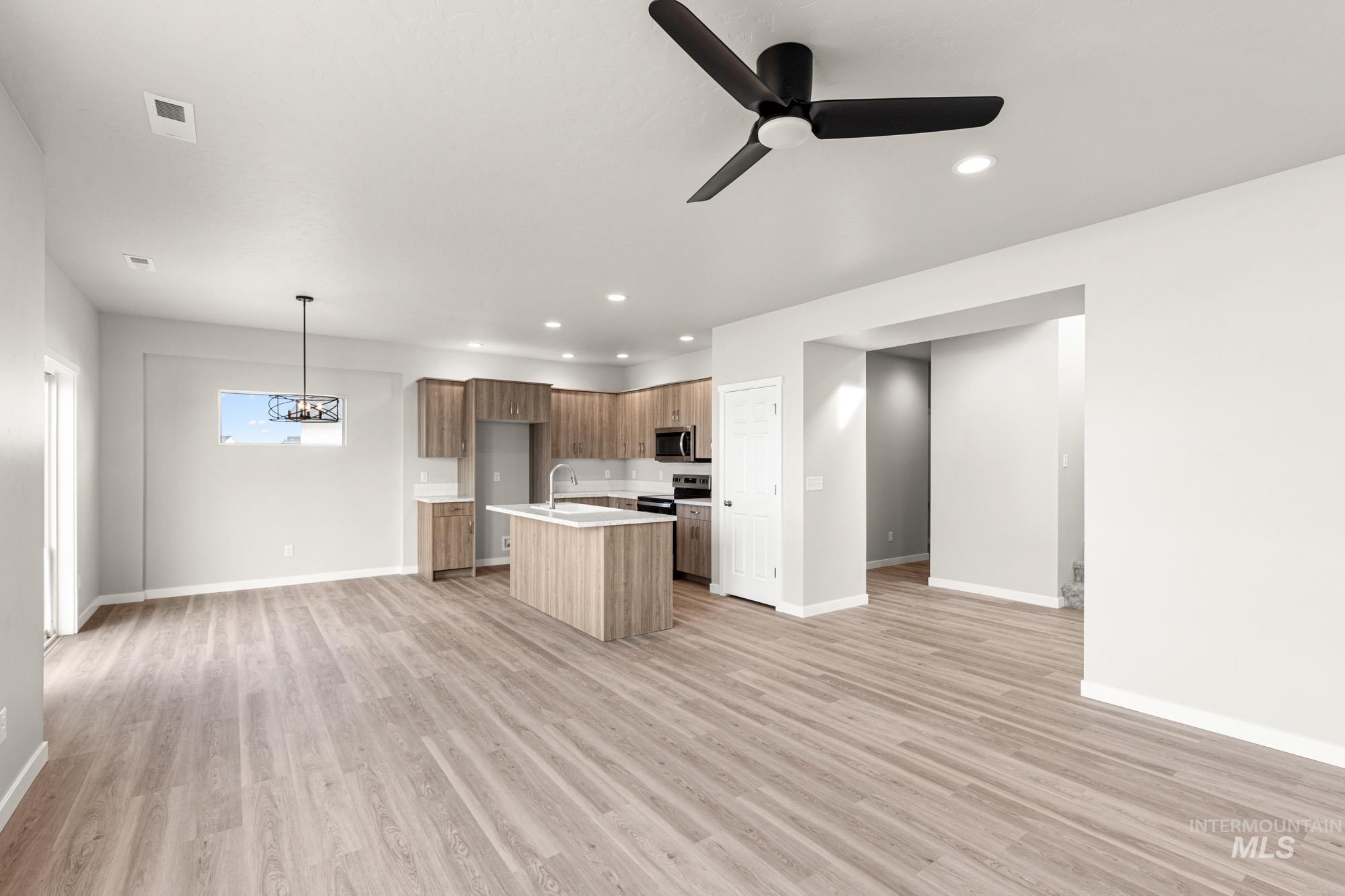 17429 N Union Springs Pl, Nampa, Idaho 83687, 4 Bedrooms, 2.5 Bathrooms, Residential For Sale, Price $454,990,MLS 98969741