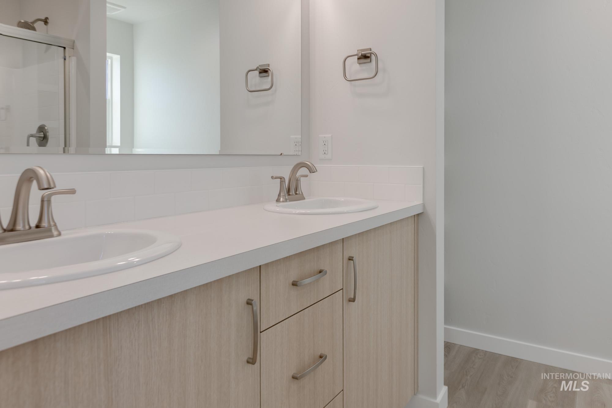 17452 N Union Springs Pl, Nampa, Idaho 83687, 4 Bedrooms, 2 Bathrooms, Residential For Sale, Price $439,990,MLS 98969742