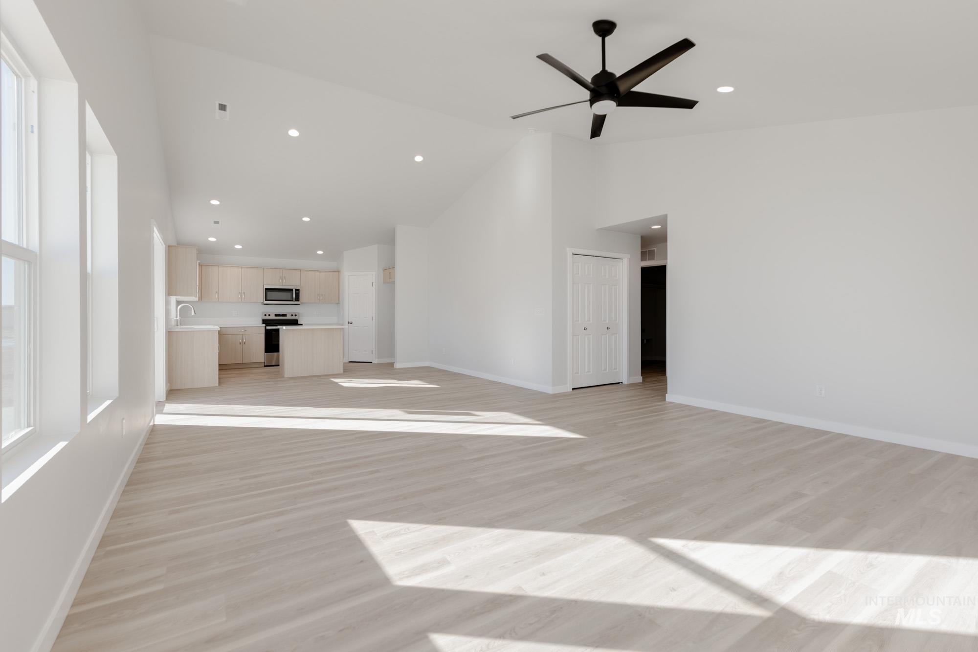 17452 N Union Springs Pl, Nampa, Idaho 83687, 4 Bedrooms, 2 Bathrooms, Residential For Sale, Price $439,990,MLS 98969742