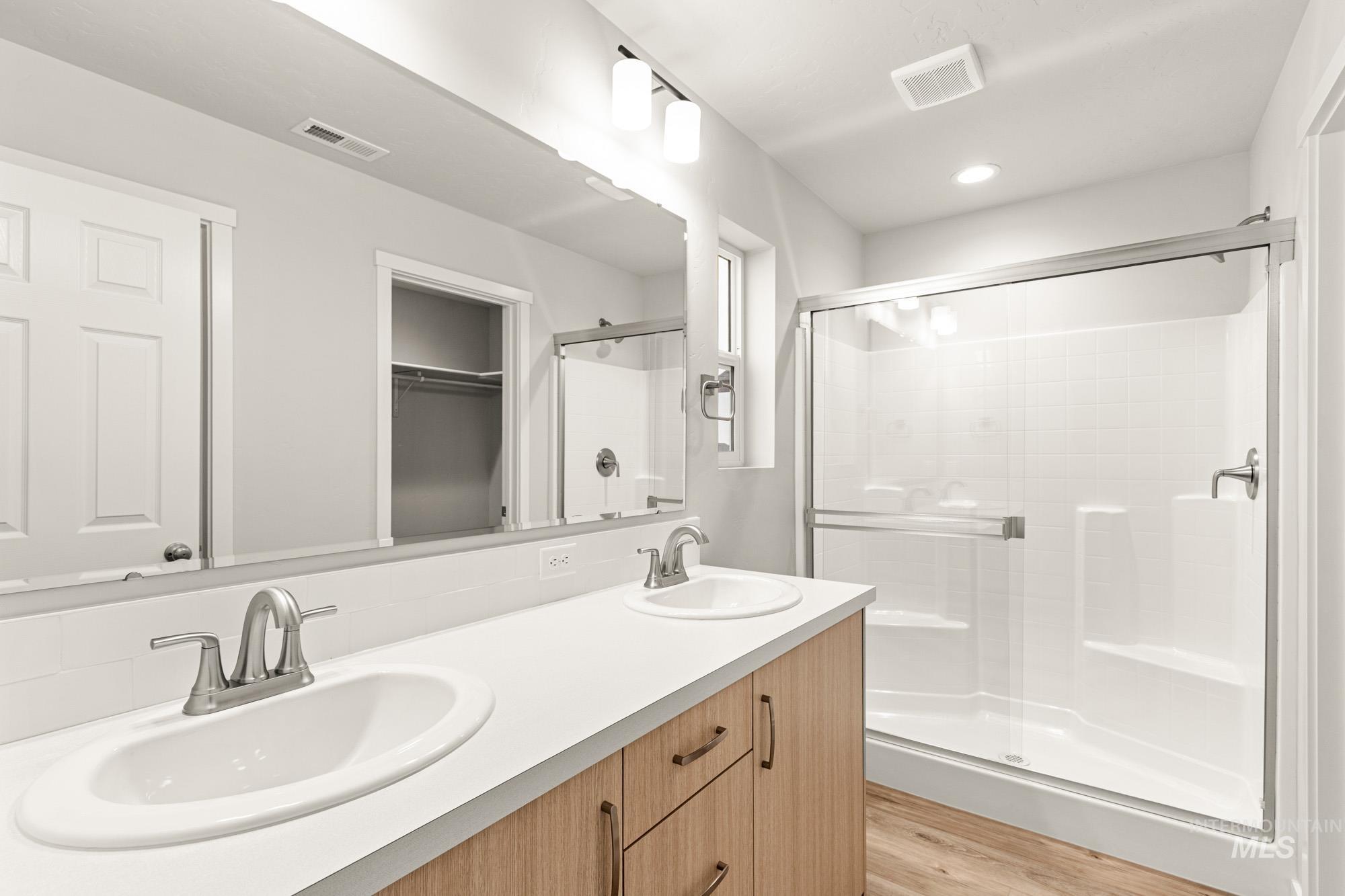 10859 Rutland St, Caldwell, Idaho 83605, 3 Bedrooms, 2.5 Bathrooms, Residential For Sale, Price $399,990,MLS 98969744