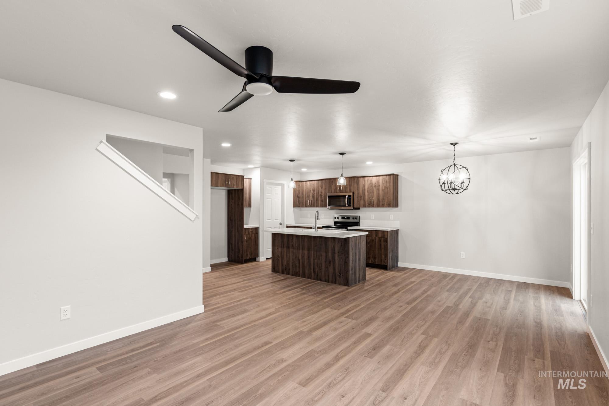 10851 Rutland St, Caldwell, Idaho 83605, 3 Bedrooms, 2.5 Bathrooms, Residential For Sale, Price $389,990,MLS 98969746