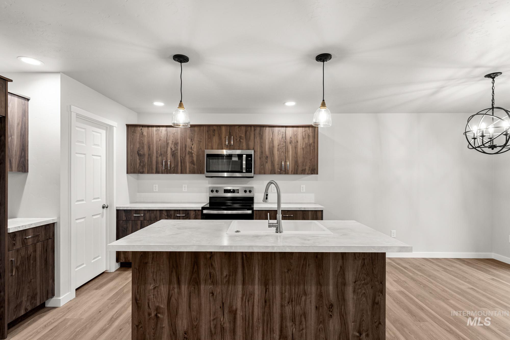 10851 Rutland St, Caldwell, Idaho 83605, 3 Bedrooms, 2.5 Bathrooms, Residential For Sale, Price $389,990,MLS 98969746